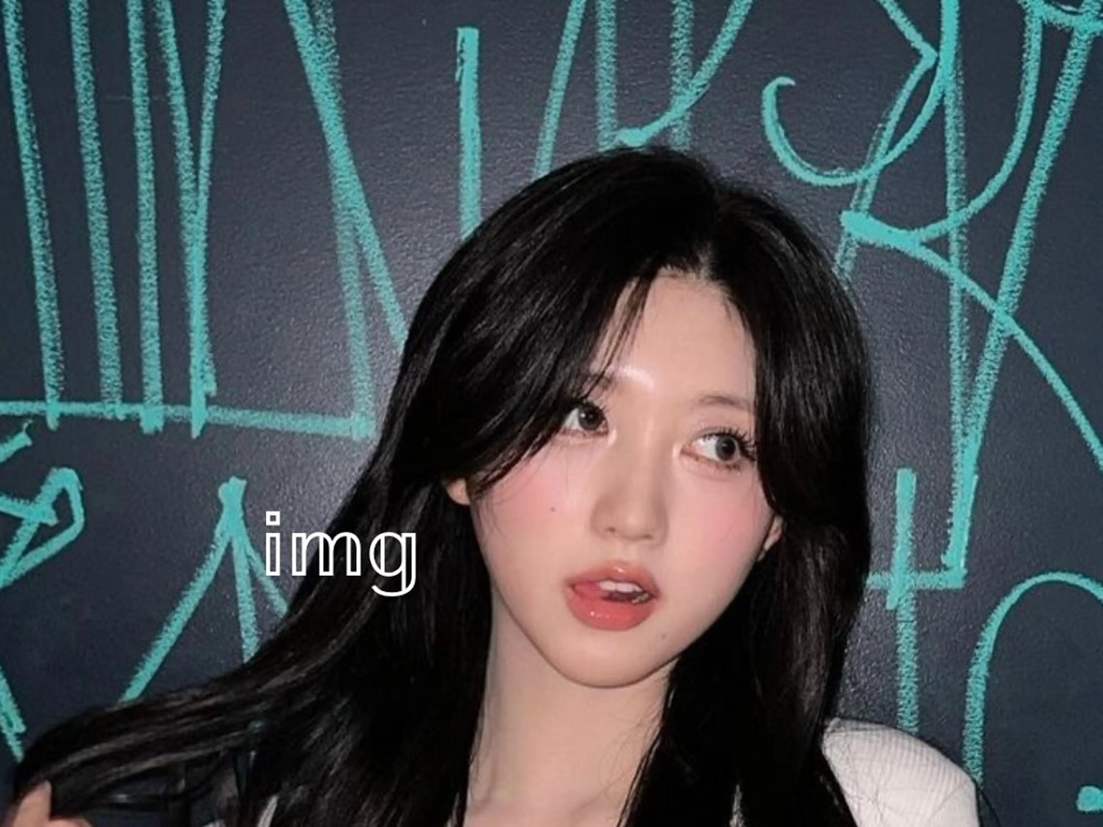 カラー ꪆৎ平行アーチ ྀི ワカナの眉毛・アイブロウイメージ