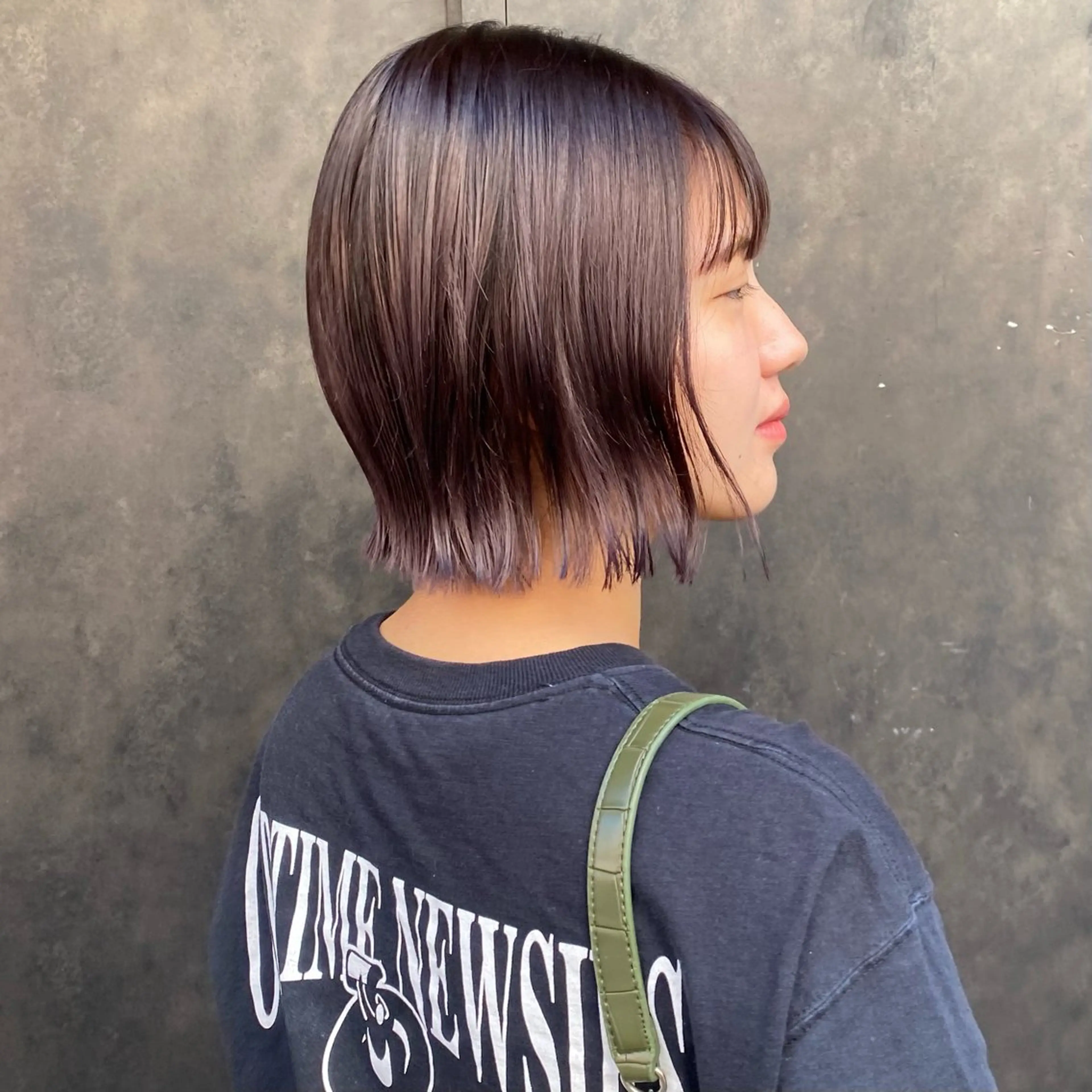 ミディアム カラー アッシュ ラベンダーカラー ラベンダーアッシュ カット ヘアカラー トリートメント 比嘉 陽のヘアスタイル