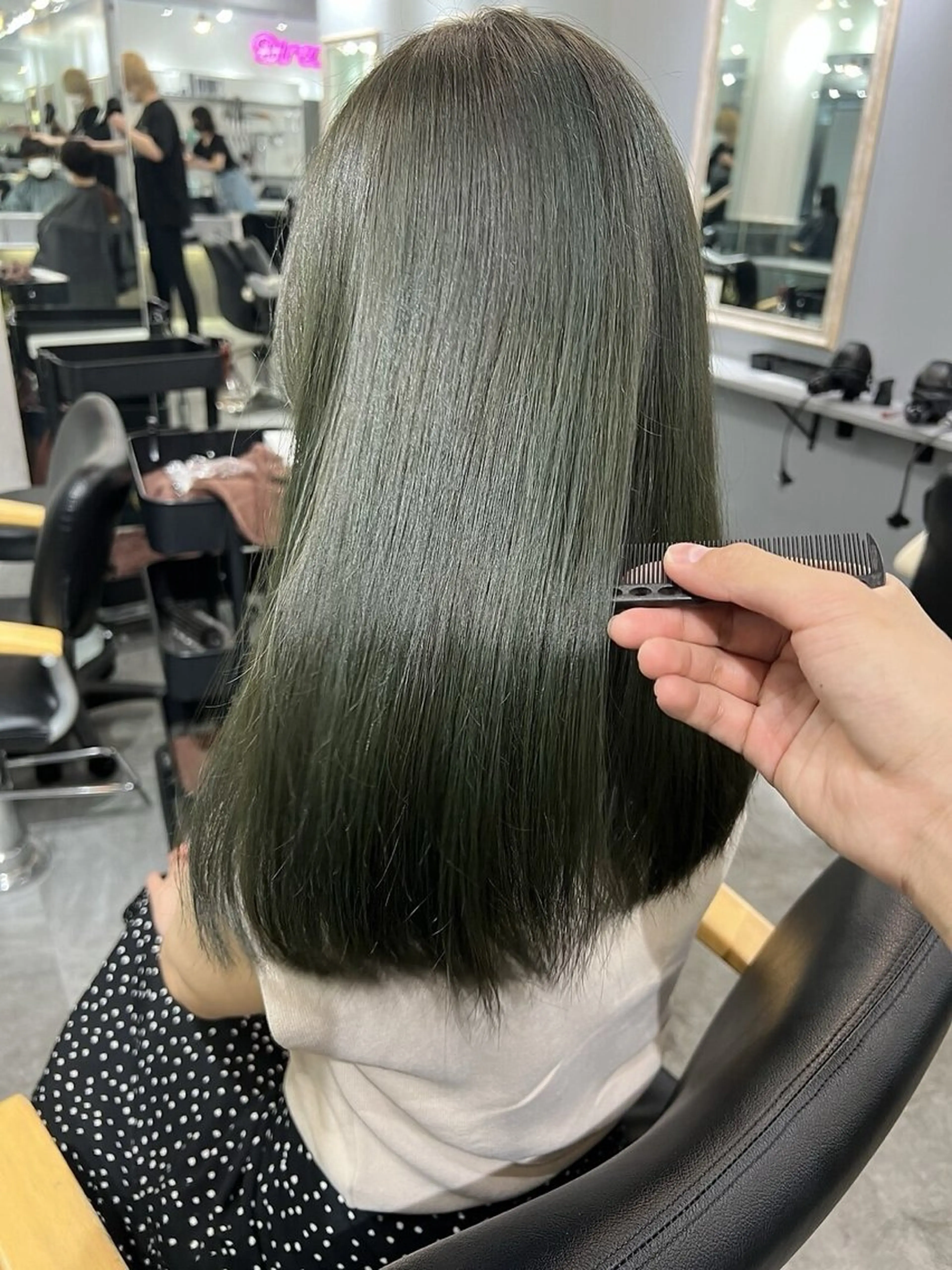 ロング カラー ブリーチ 透明感カラー ダブルカラー ブリーチなしカラー オリーブカラー ヘアカラー ブリーチなし/カラー 専門店ASOBIのヘアスタイル