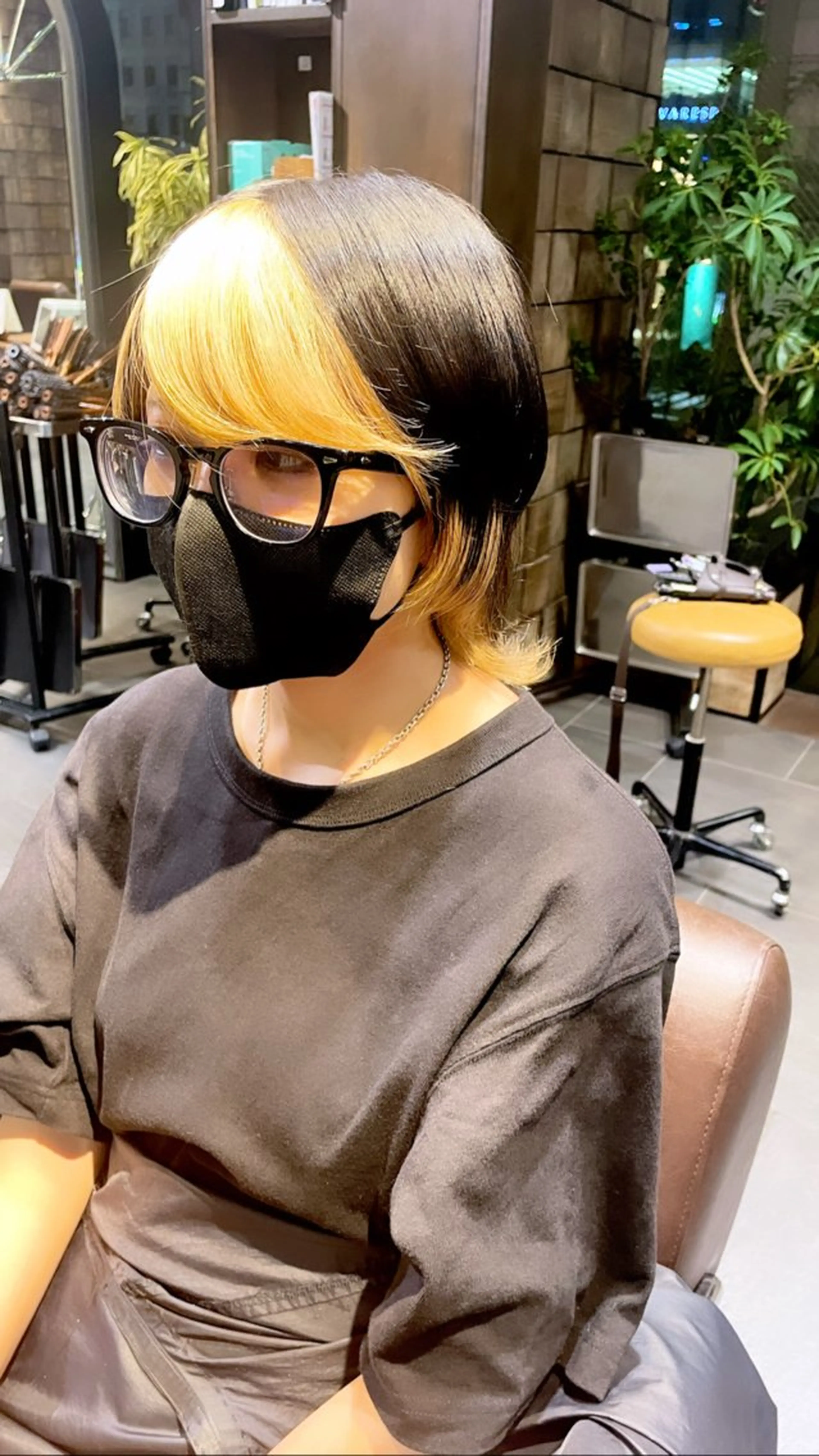 ショート カラー ヘアカラー ブリーチ＆縮毛矯正 🧸tomoki🧸のヘアスタイル