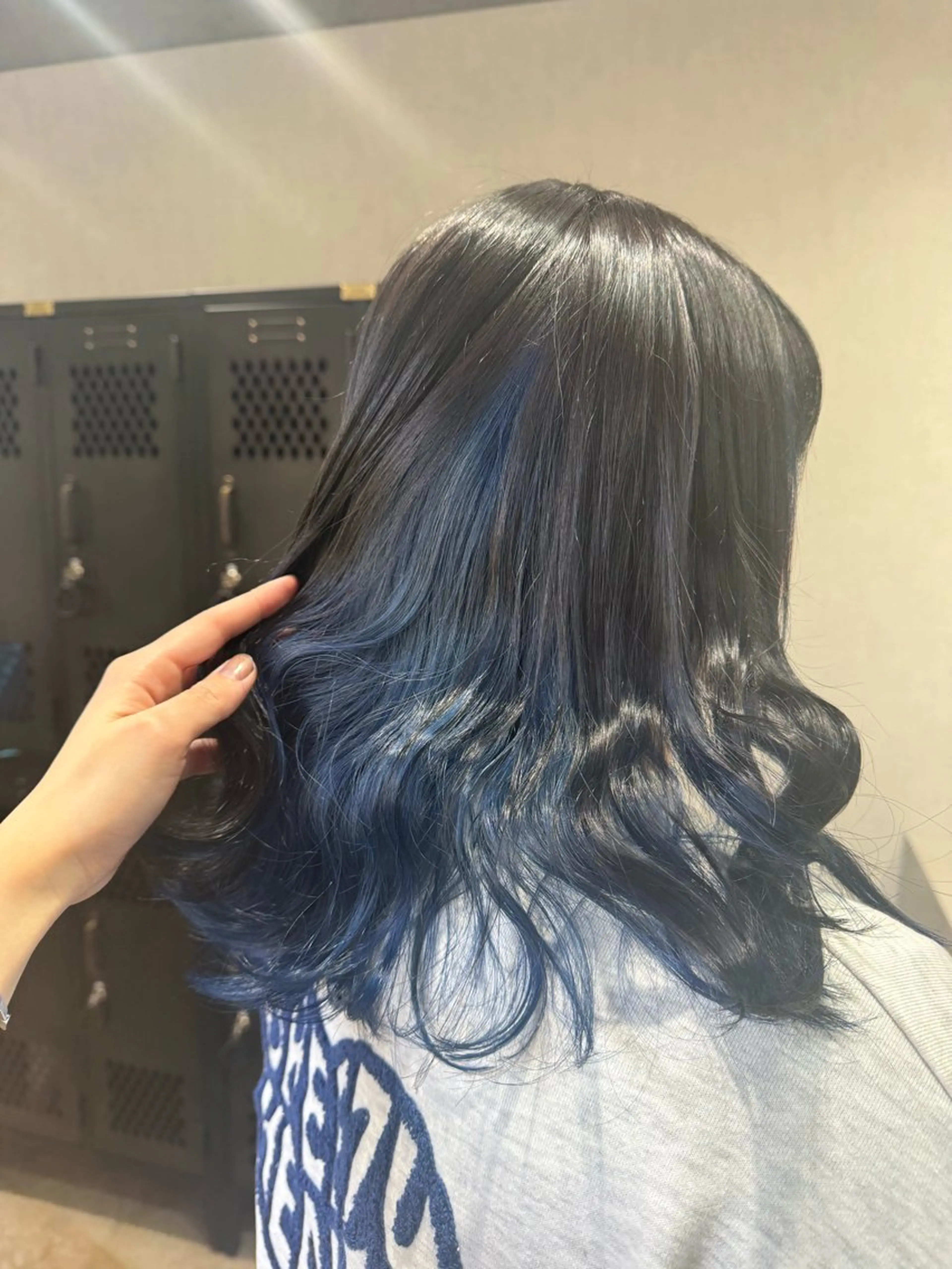 カラー 黒髪 ブルーカラー ブルーブラック ヘアカラー ルシ🌈/ハイトーン デザインカラー/町田のヘアスタイル