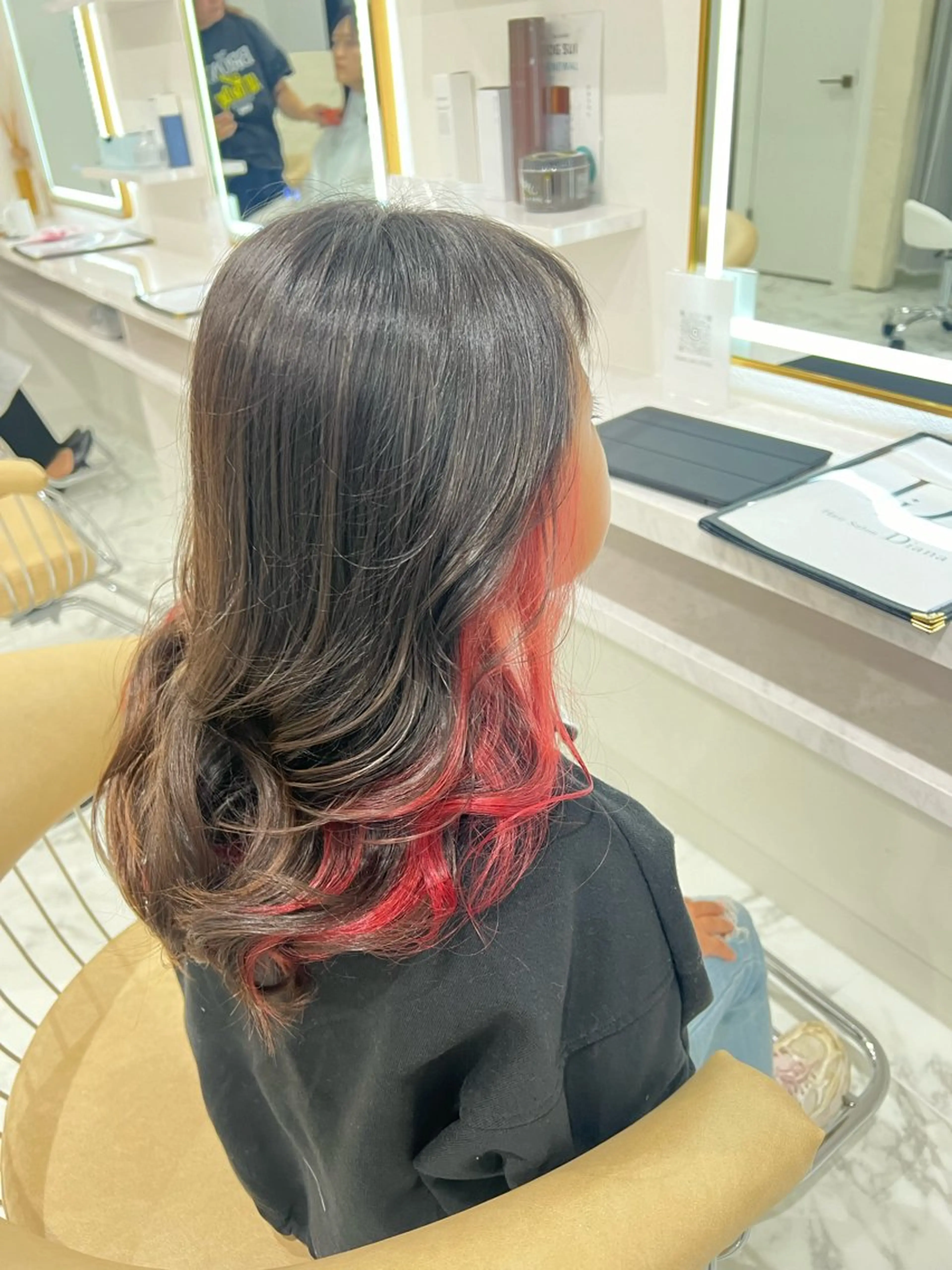 ミディアム ヘアカラー SE ITAのヘアスタイル