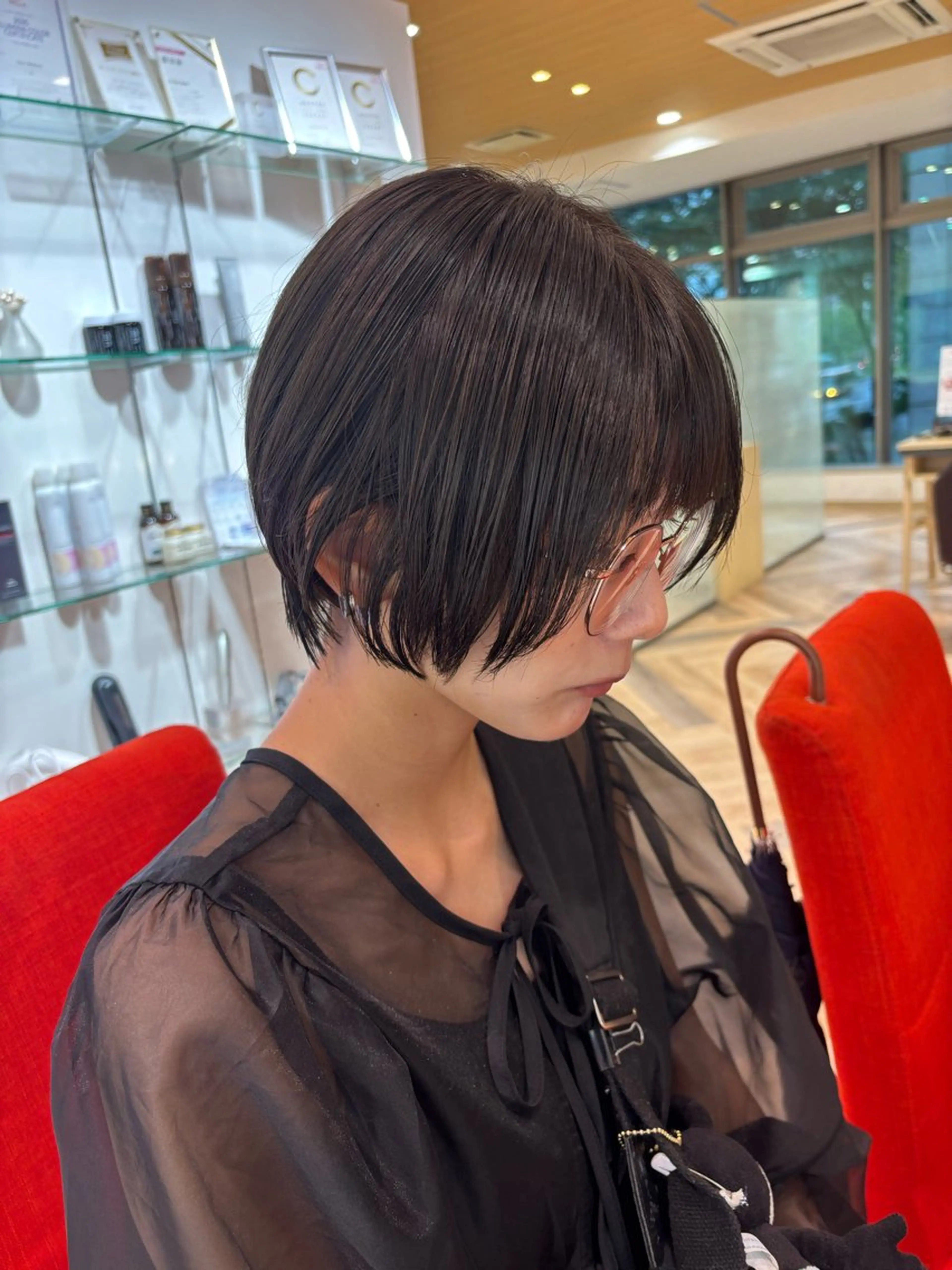 ショート カラー ベージュカラー オリーブベージュ カット ヘアカラー ゆい/パーマ/レイヤ ー/似合わせカラーのヘアスタイル