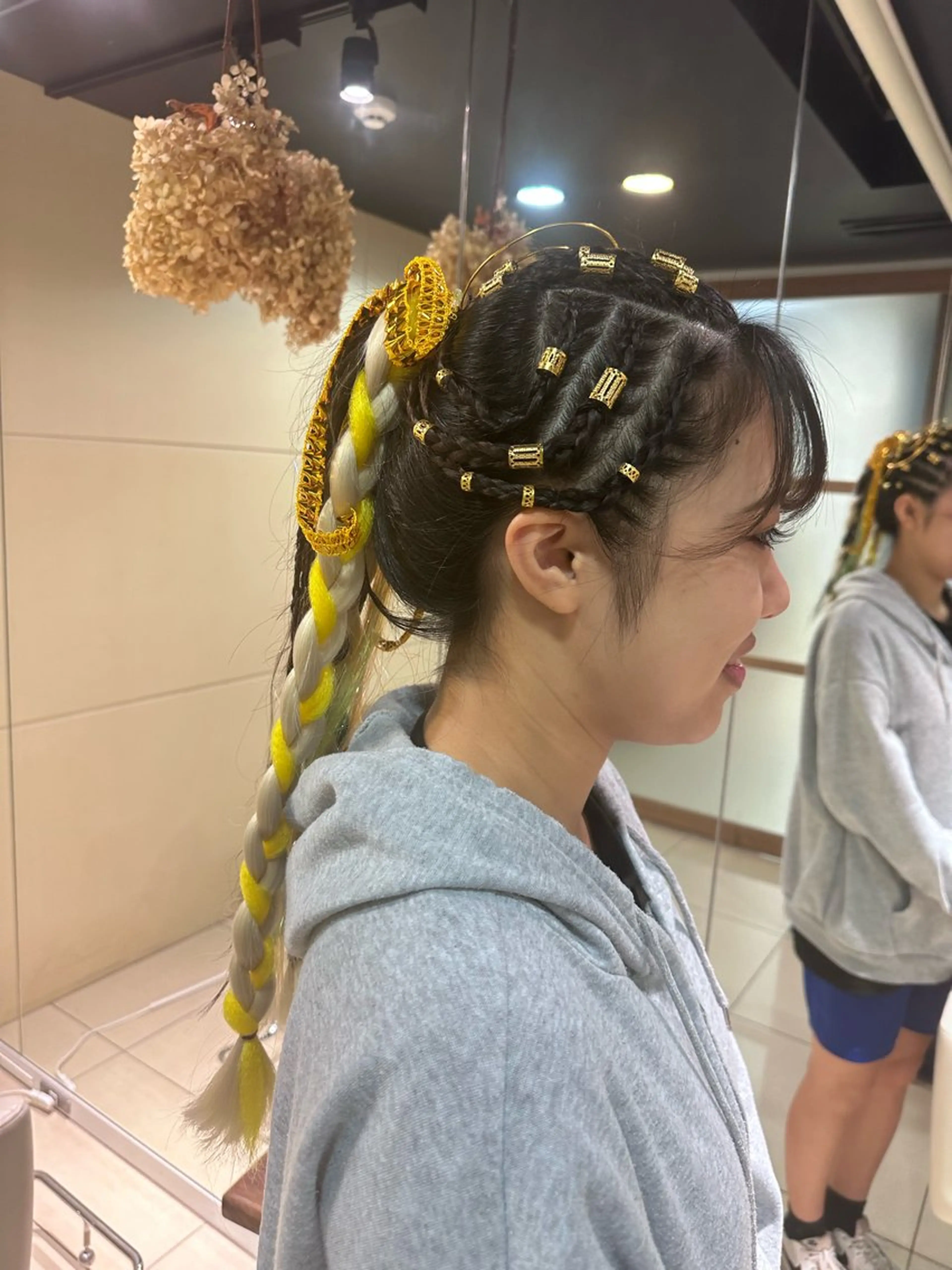 ロング ヘアアレンジ ブリーチカラー/ベー ジュ/Hono🦖のヘアスタイル