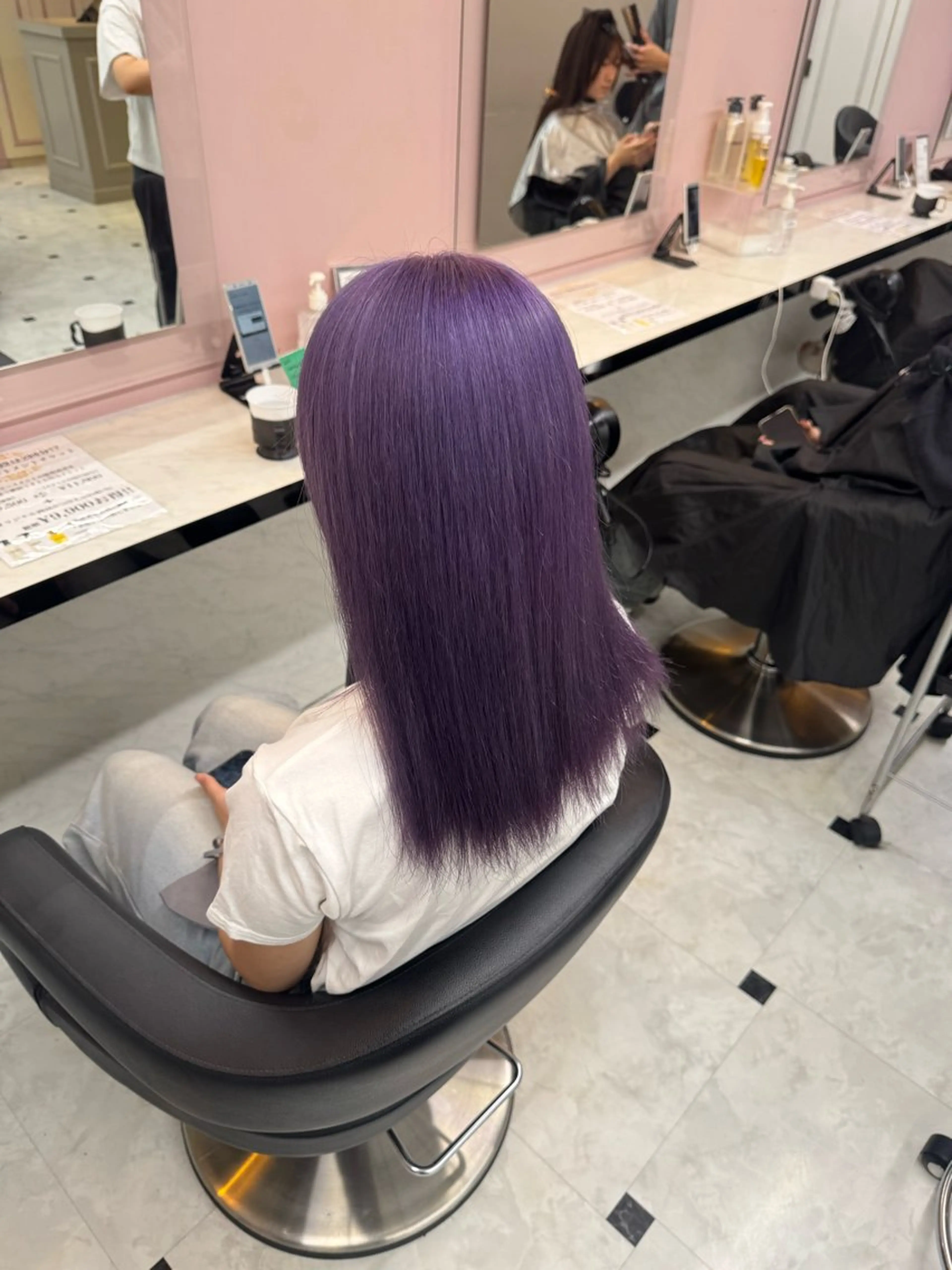 セミロング ヘアカラー 🥀レイヤー×ハイト ーントレンドヘア🥀のヘアスタイル