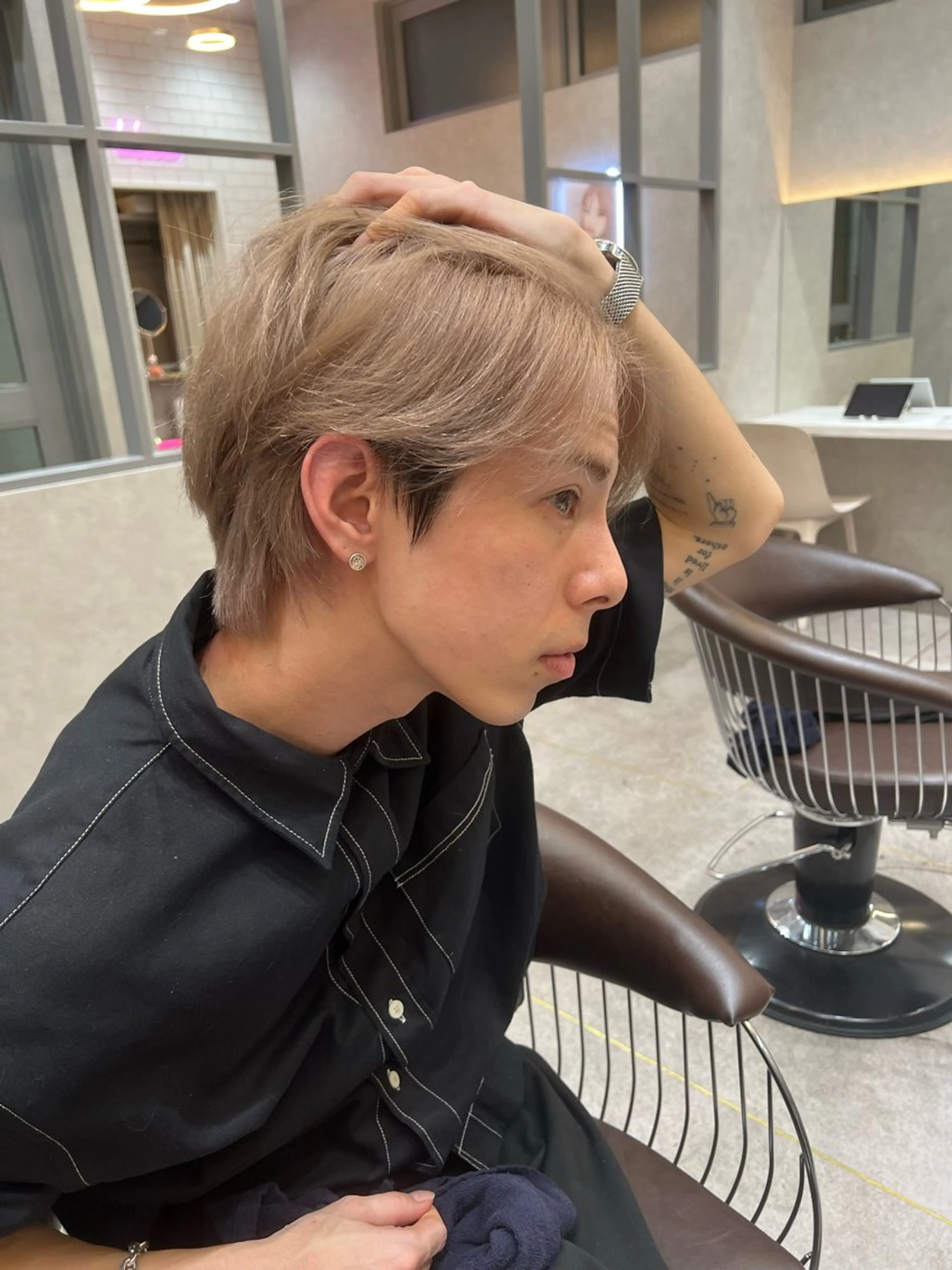 ショート カラー メンズ ARIA💎縮毛矯正 ブリーチ💎複雑履歴のヘアスタイル