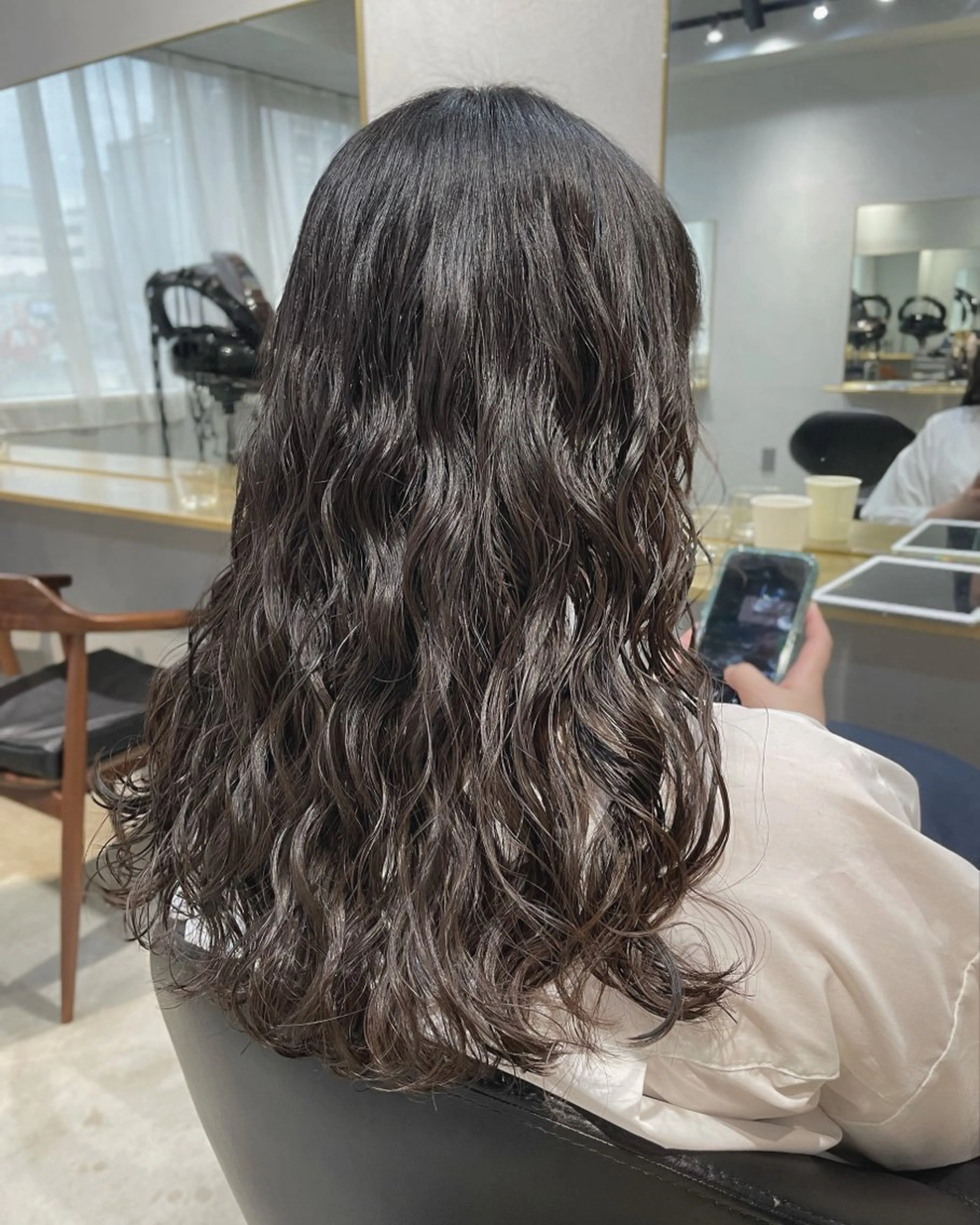 ロング パーマ 髪質改善 縮毛矯正 デジタルパーマ カット パーマ トリートメント 【arc】Ruri コテ巻き風パーマのヘアスタイル