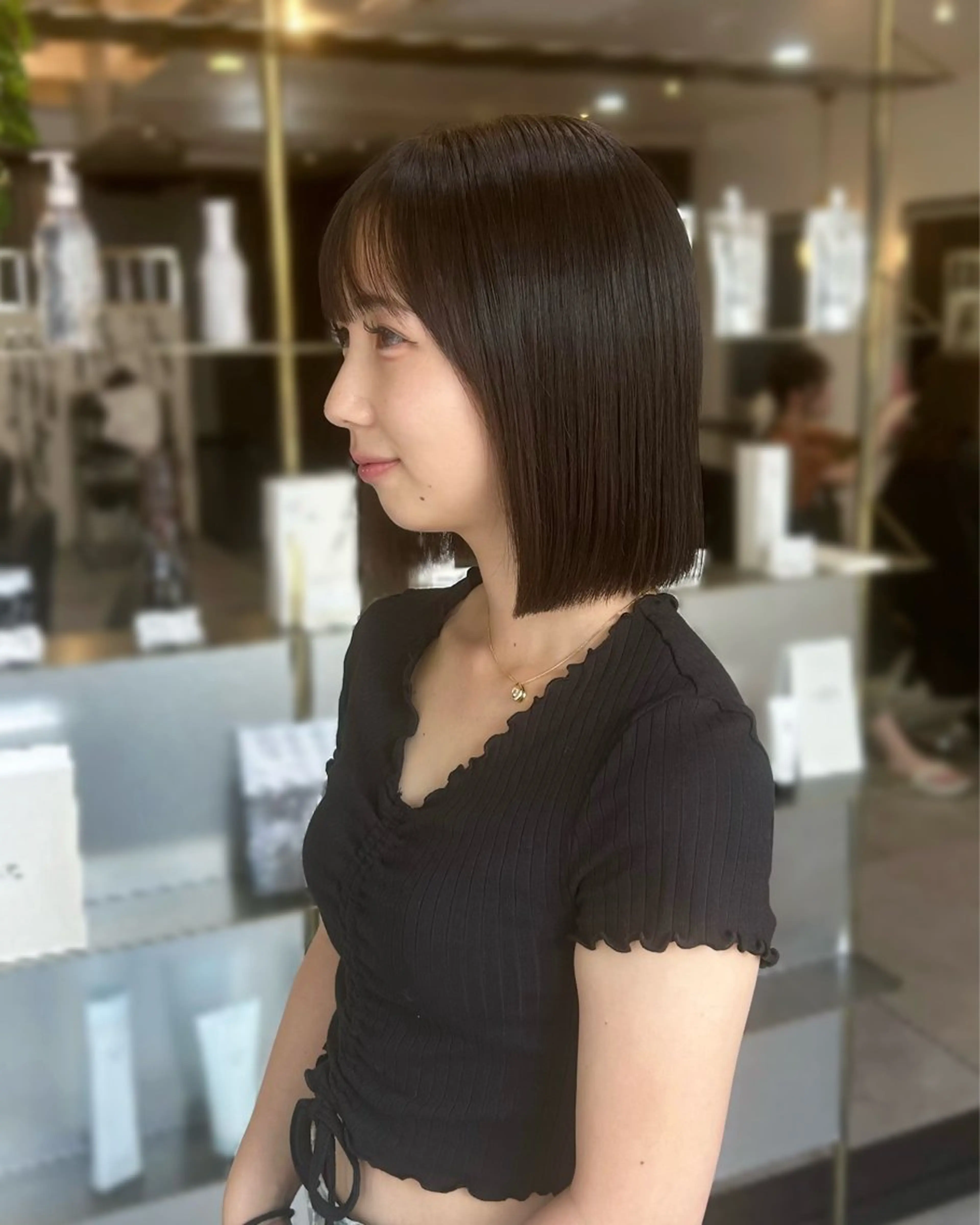 ミディアム カット 縮毛矯正 トリートメント Machi ／ Cielのヘアスタイル