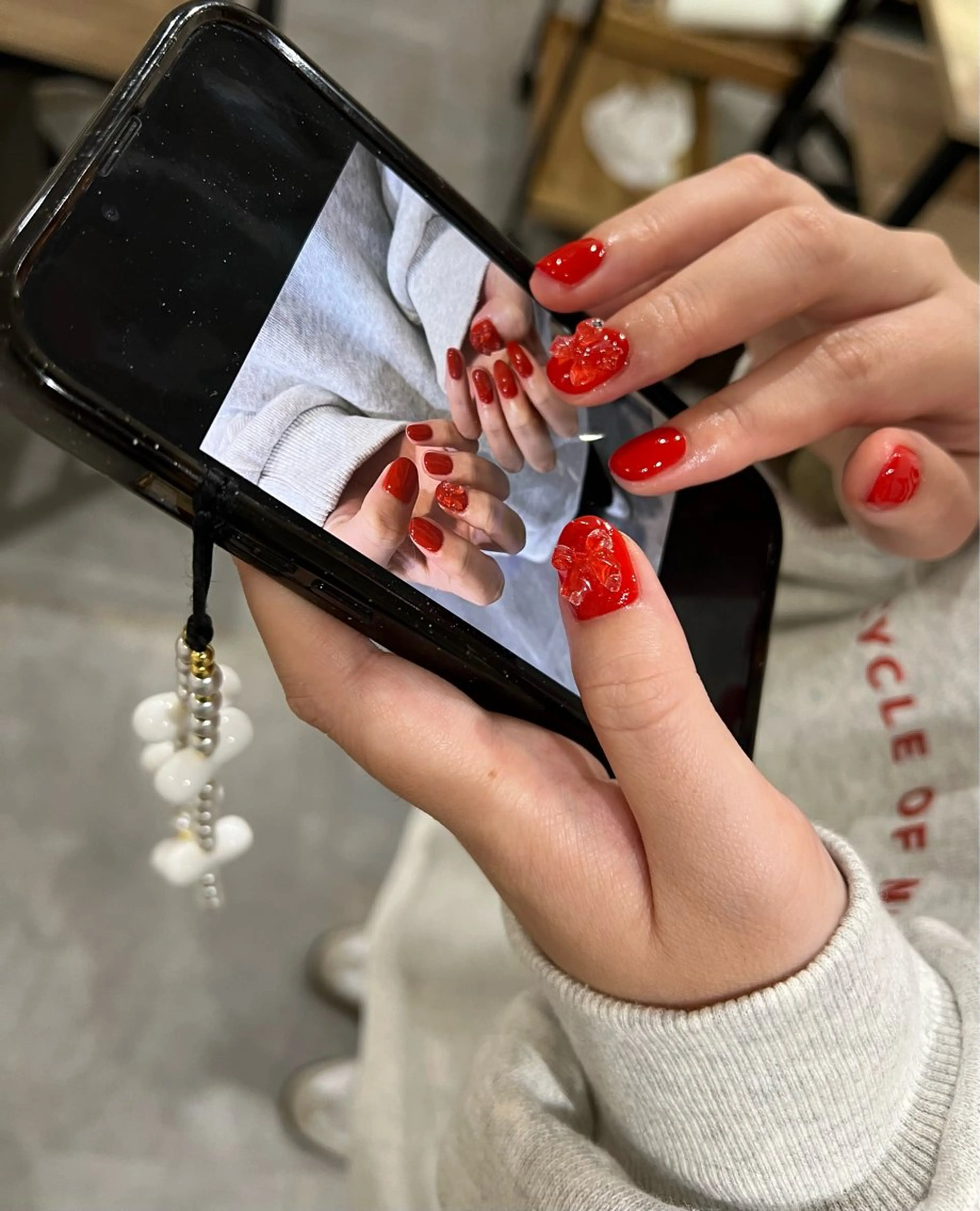 ネイル リボン 冬ネイル クリスマス ハンドネイル miyuu 𓂃🫧‪のネイルデザイン