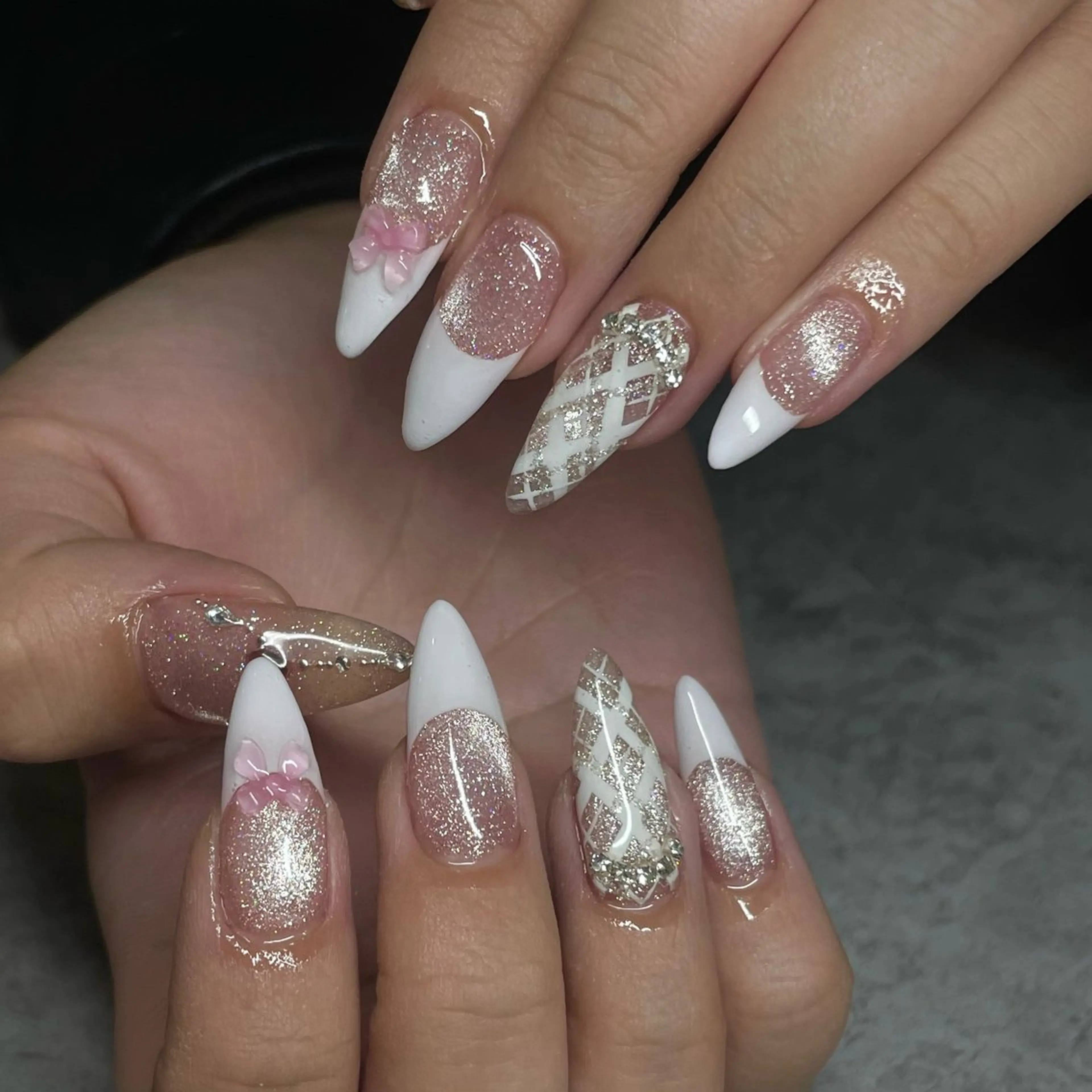 ネイル フラッシュネイル フラッシュマグ フレンチネイル ハンドネイル IROHA NAIL Kurumi🪽🫧のネイルデザイン