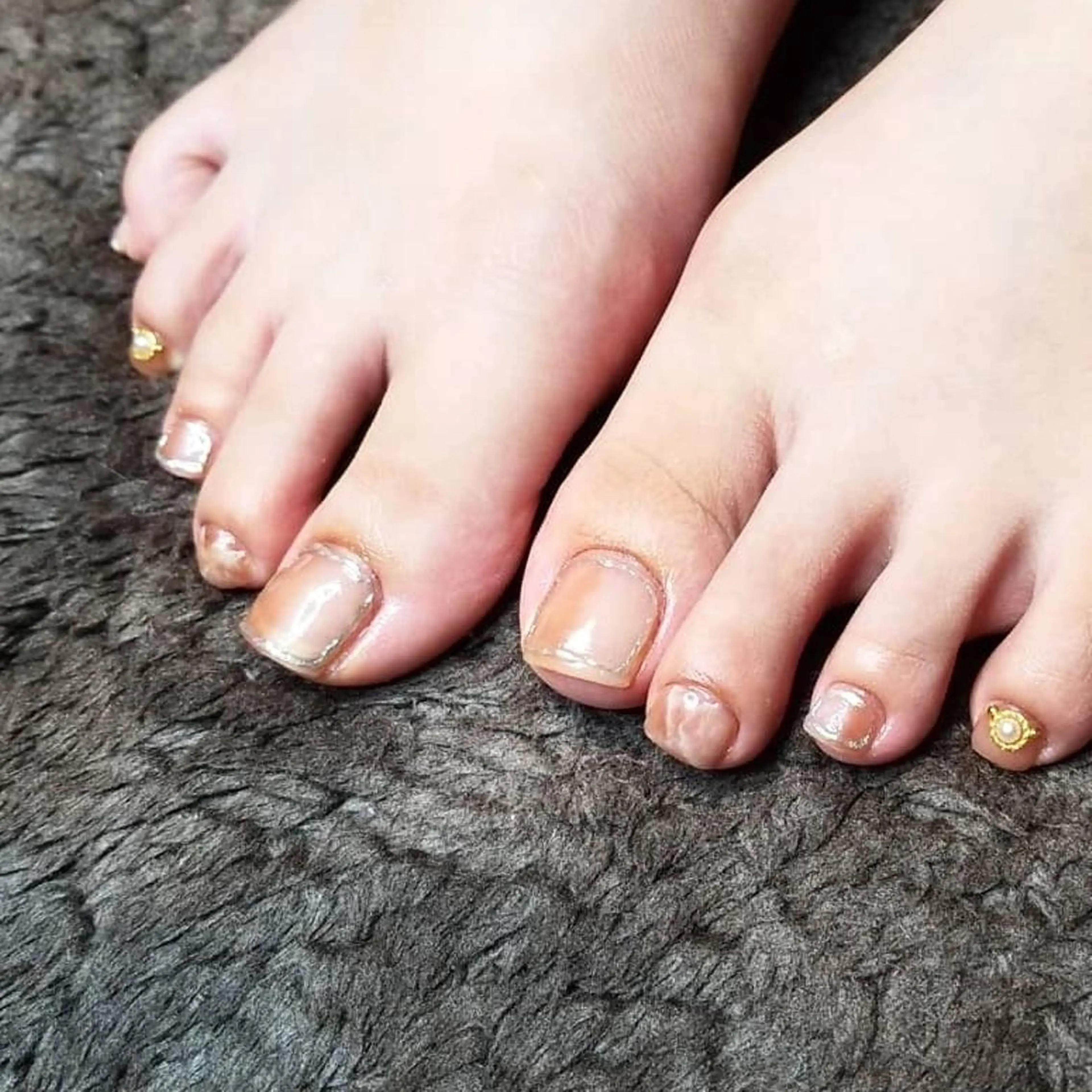 ネイル アートネイル ブラウン フットネイル グラデーション 大理石ネイル(マーブル) フットネイル 個人サロン saltnailのネイルデザイン