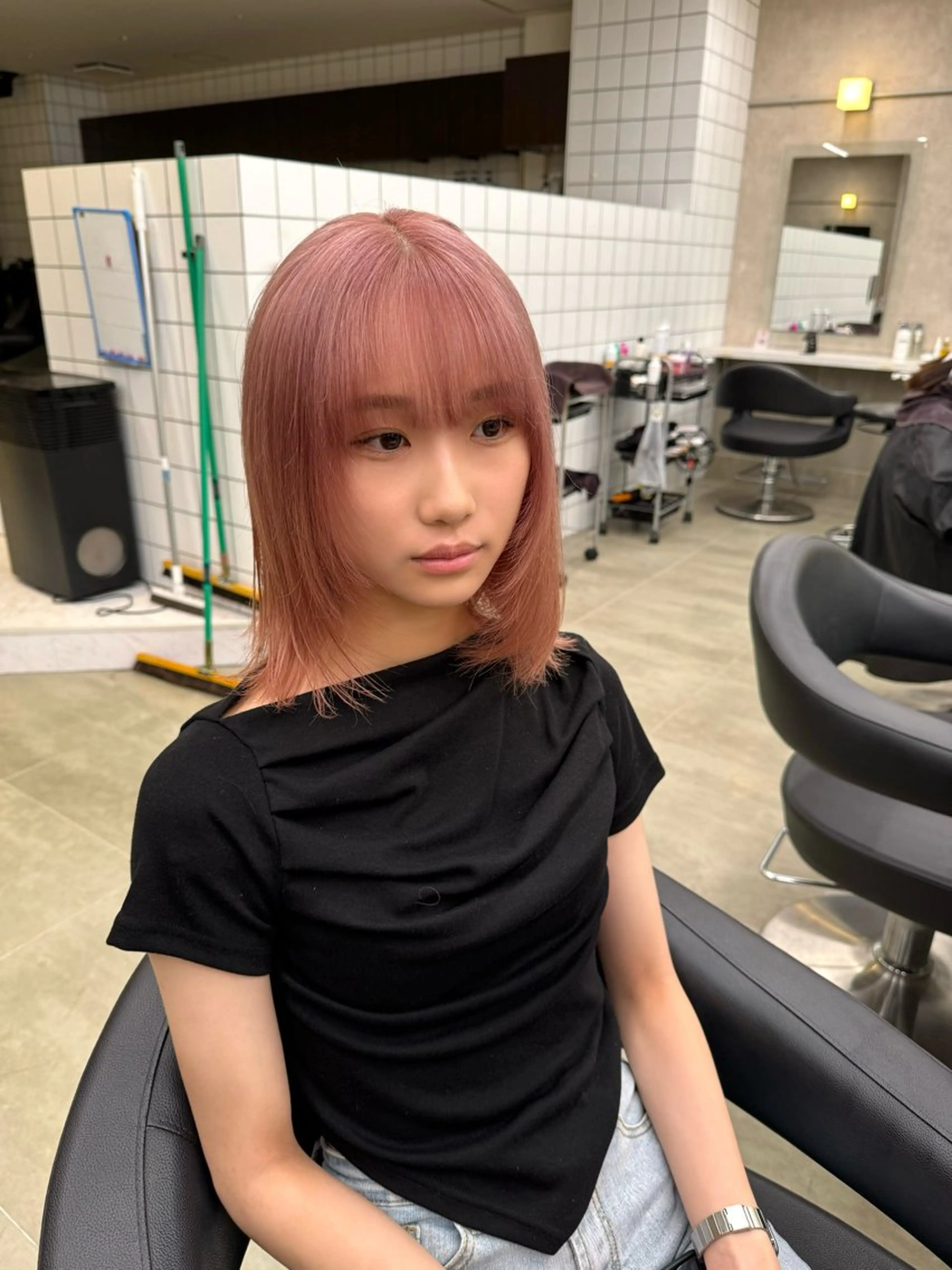 ミディアム パーマ ヘアアレンジ カット ヘアカラー トリートメント ヘッドスパ ヘアセット 顔まわりカット の達人のヘアスタイル