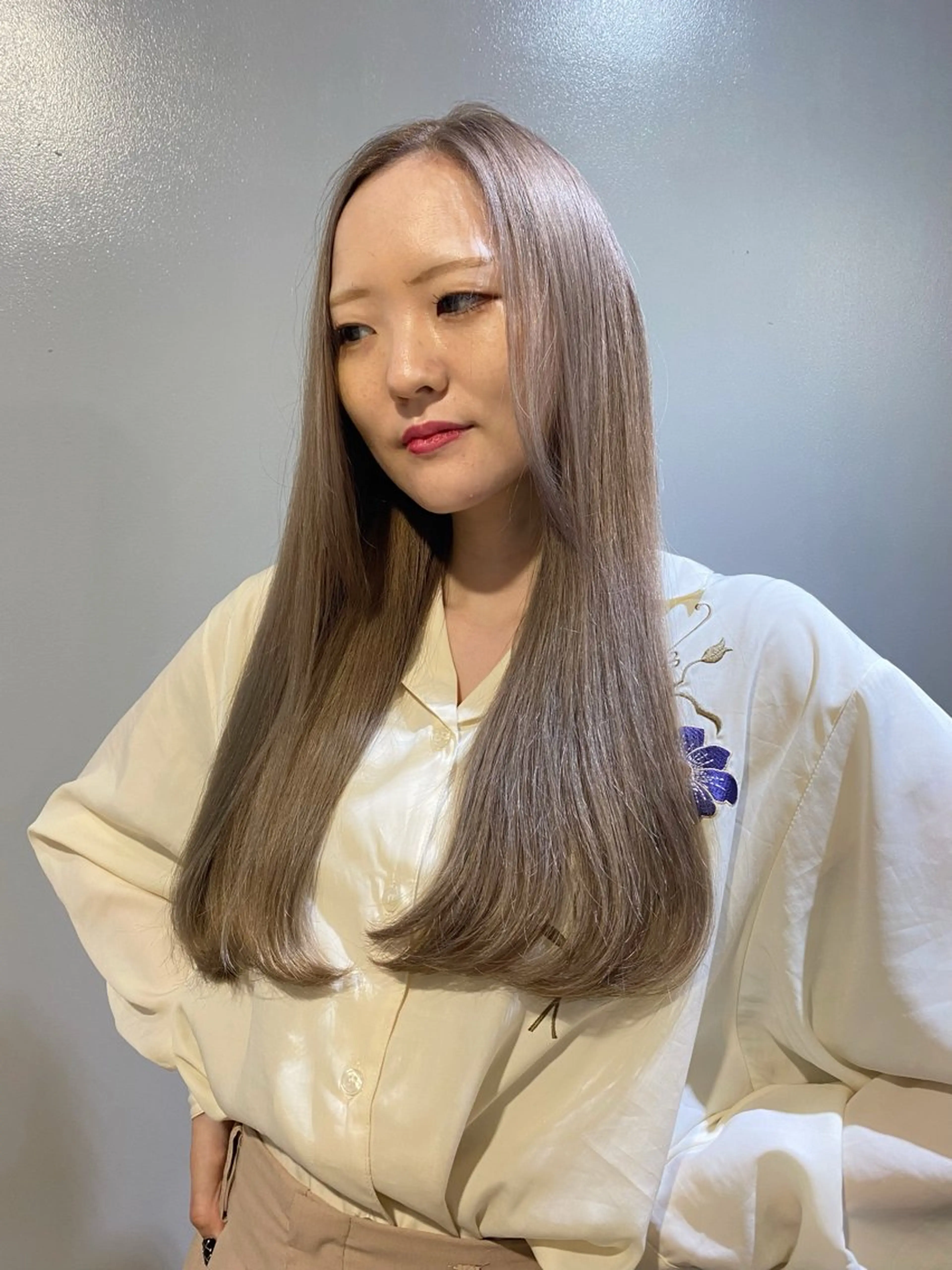 ロング カラー ブリーチ ケアブリーチ グレージュ ミルクティーグレージュ ヘアカラー ブリーチなしベージュ カラー✨Takeのヘアスタイル