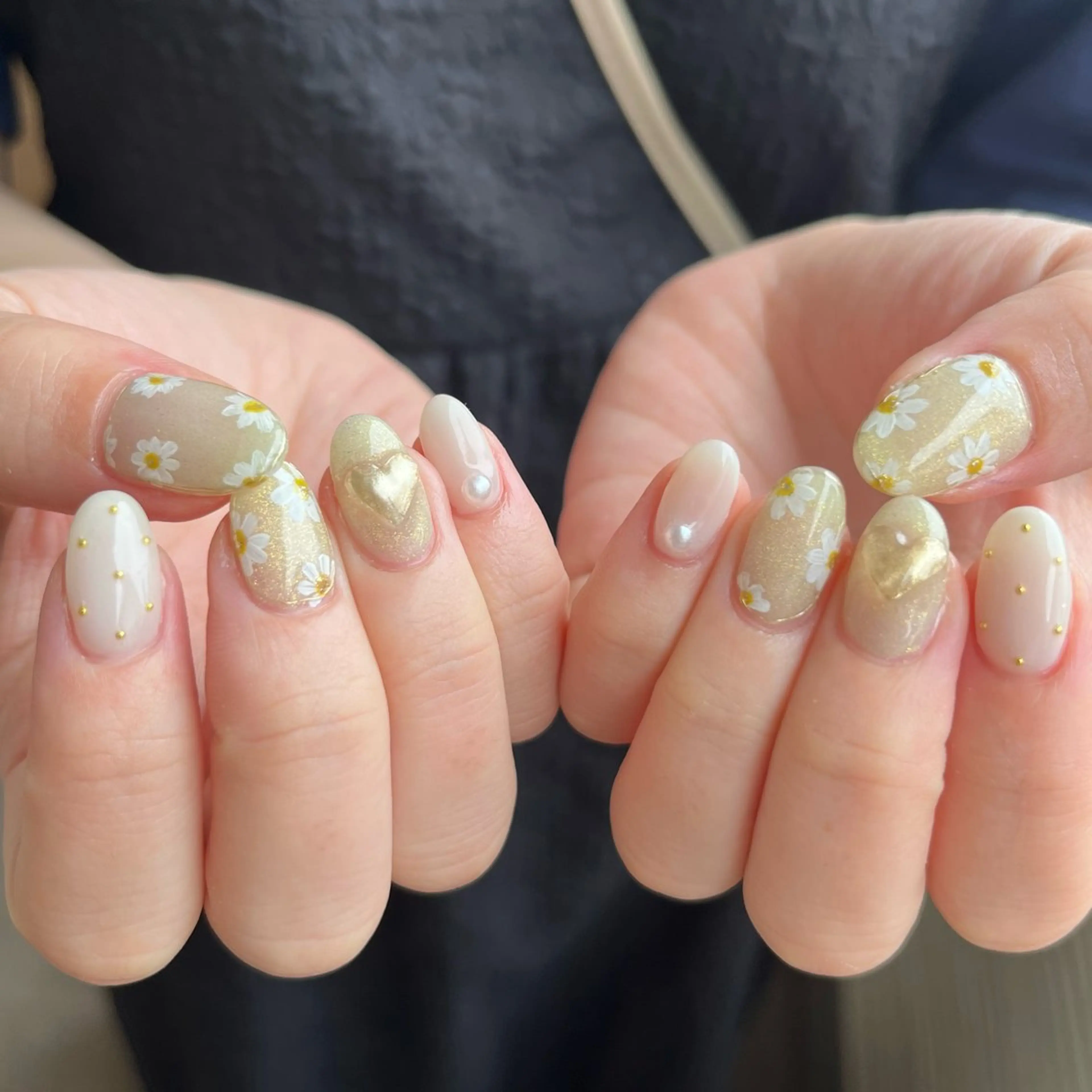 ネイル ハンドネイル Ray. ちゅるん系ニュアンスのネイルデザイン