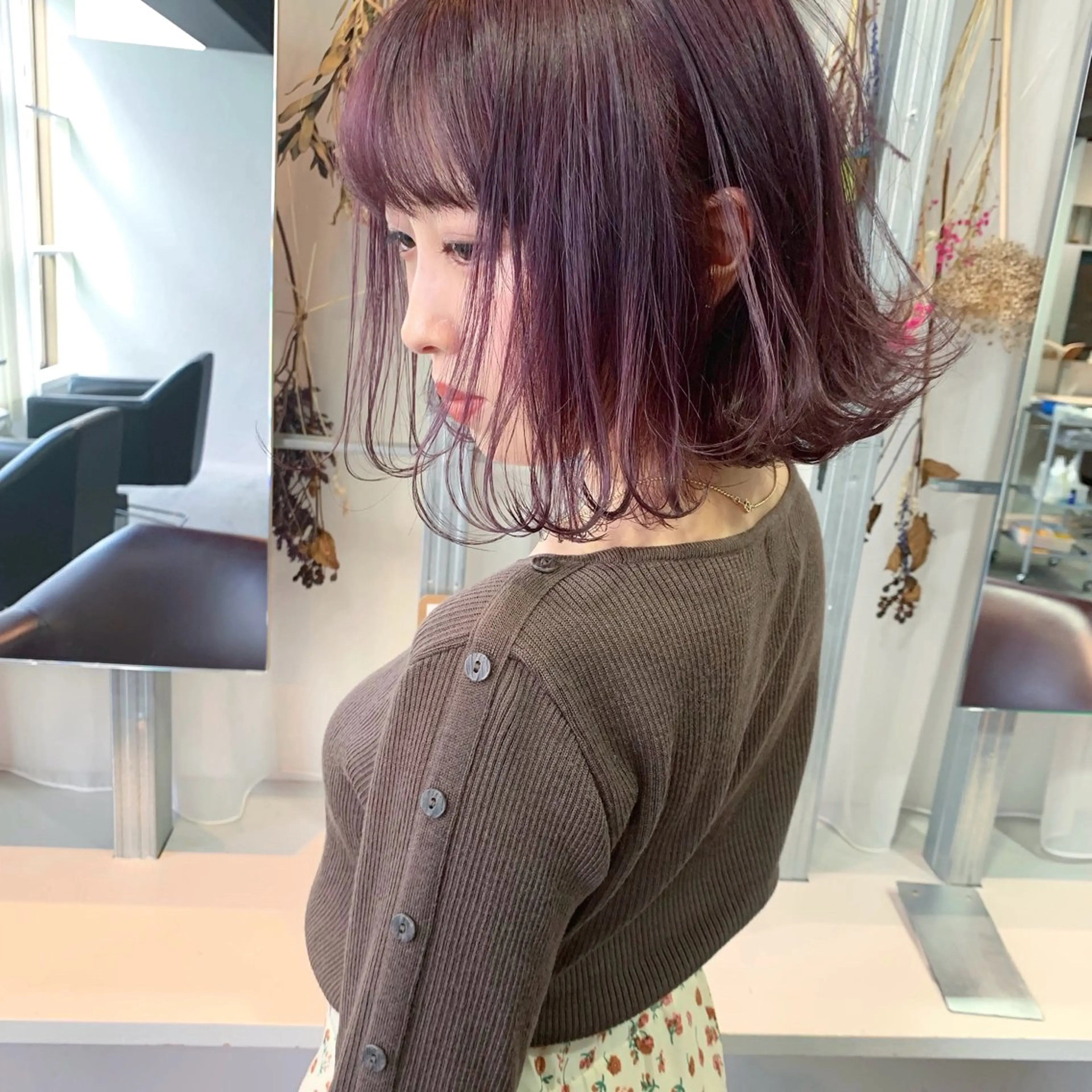 ミディアム カラー ブリーチ ダブルカラー ラベンダーカラー ラベンダーピンク ブリーチなしカラー ヘアカラー トリートメント レイヤーカット🪄 耳ツボ🎀Ayumiのヘアスタイル