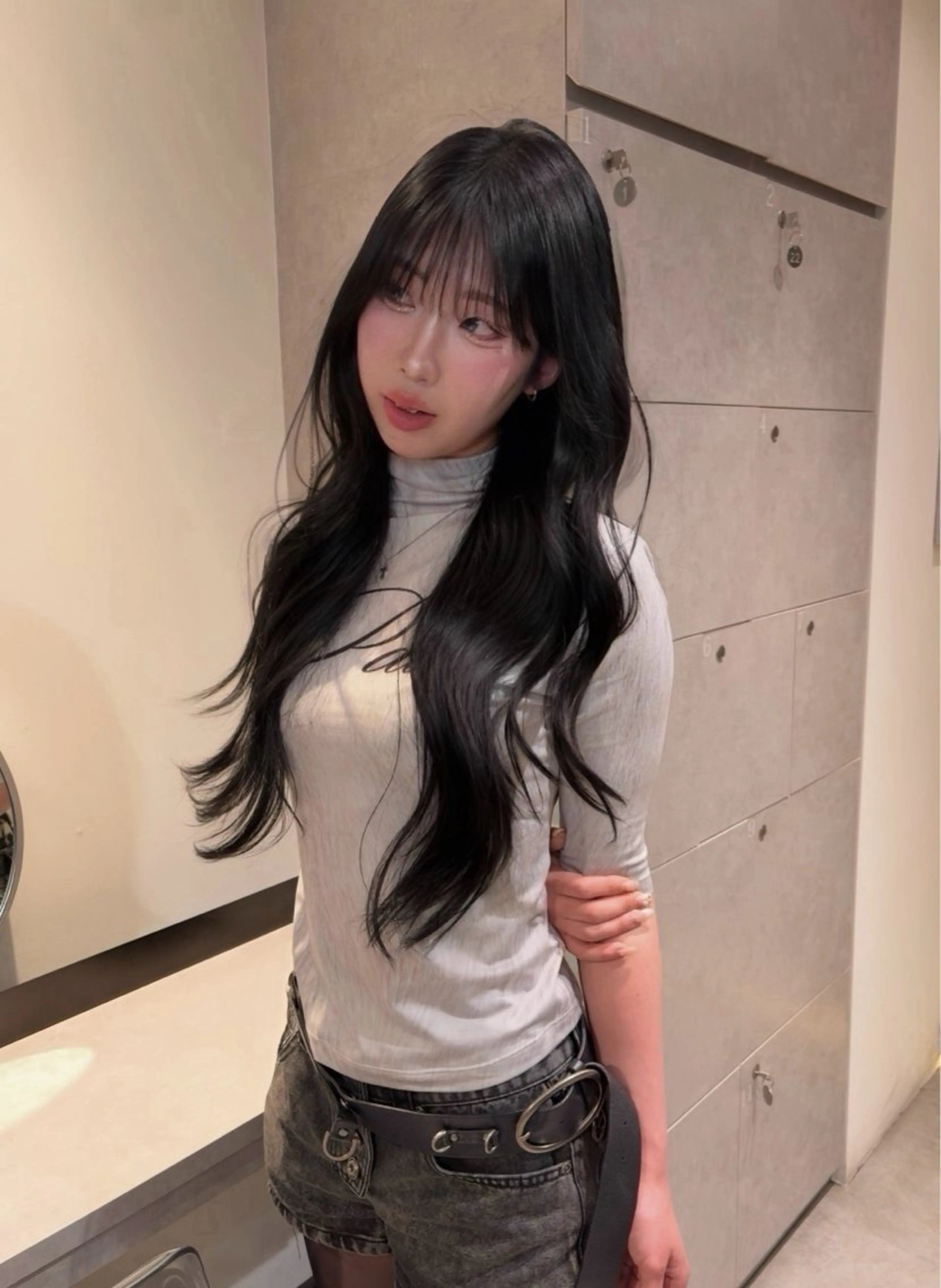 ロング ハッシュカット ハイレイヤー レイヤーカット 吉村 駿佑のヘアスタイル