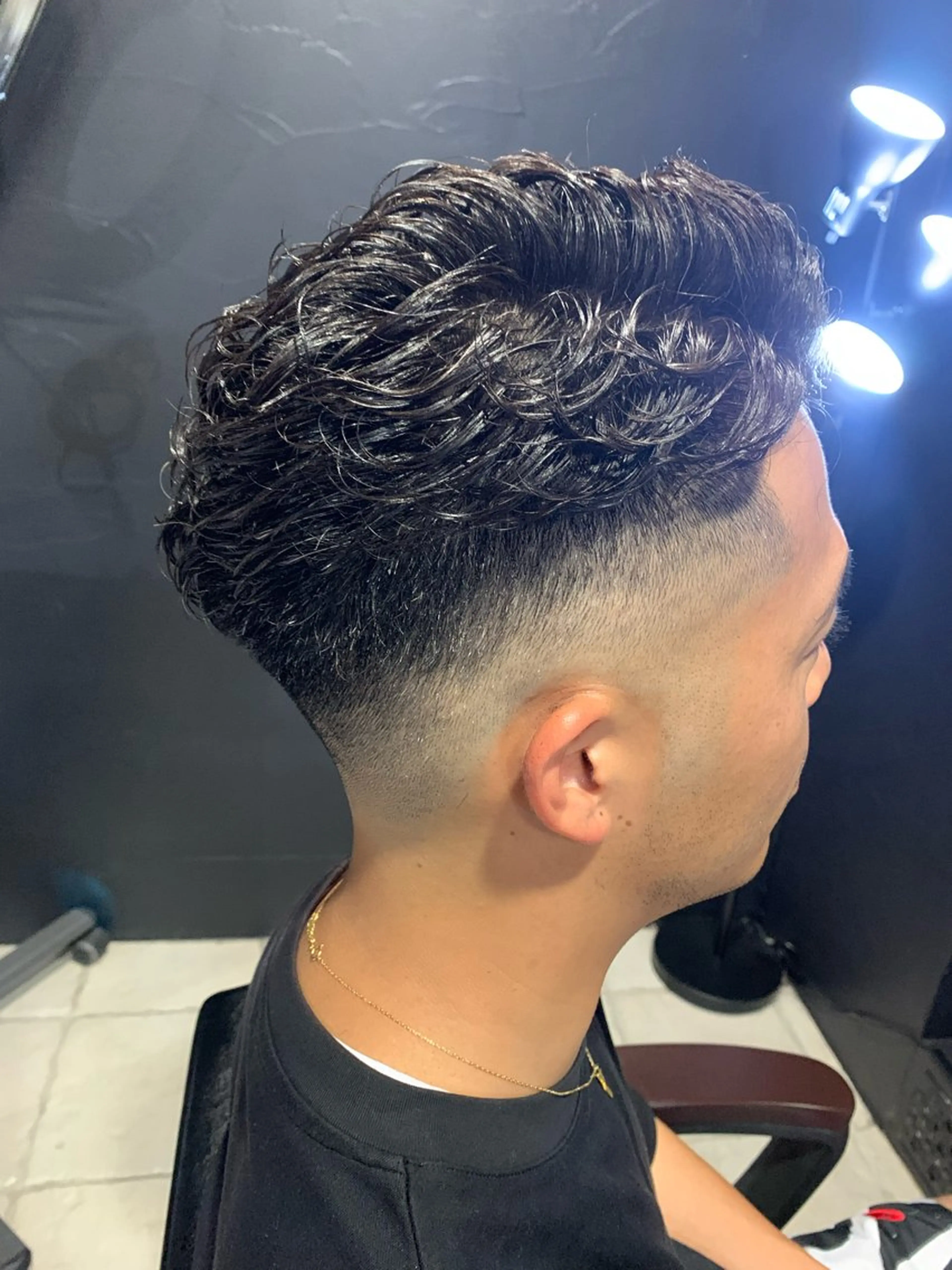 ショート メンズ フェードカット メンズパーマ スキンフェード メンズパーマ/難波/ 心斎橋　室園亮佑のヘアスタイル