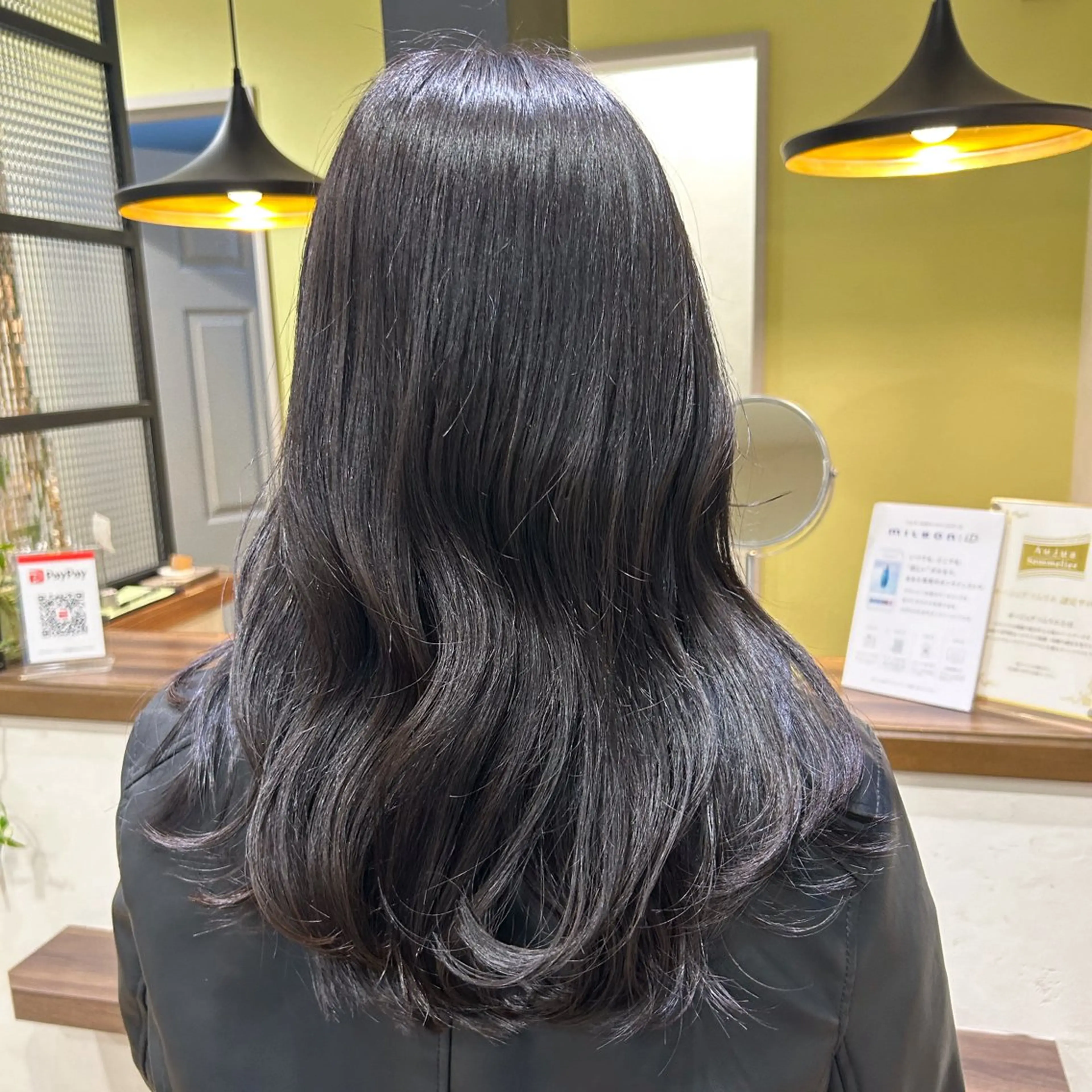 セミロング armony表参道所属・高評価多数◎ コテ巻きパーマ星明夏のヘアスタイル