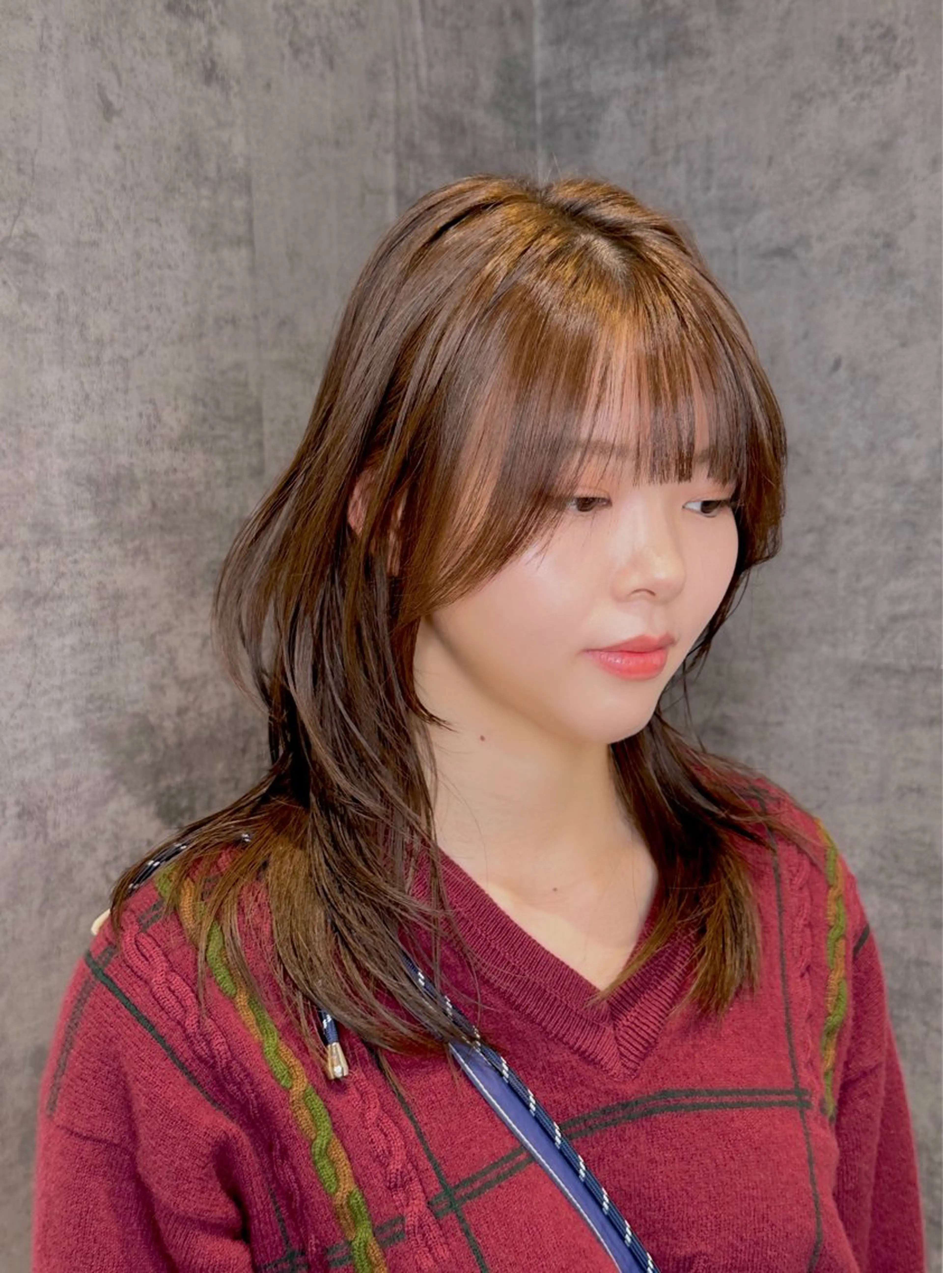 ミディアム カラー デザインカラー ハイトーンカラー ボブ くびれヘア 顔まわりレイヤー カット ヘアカラー 大阪ウルフカット ハッシュカットのヘアスタイル