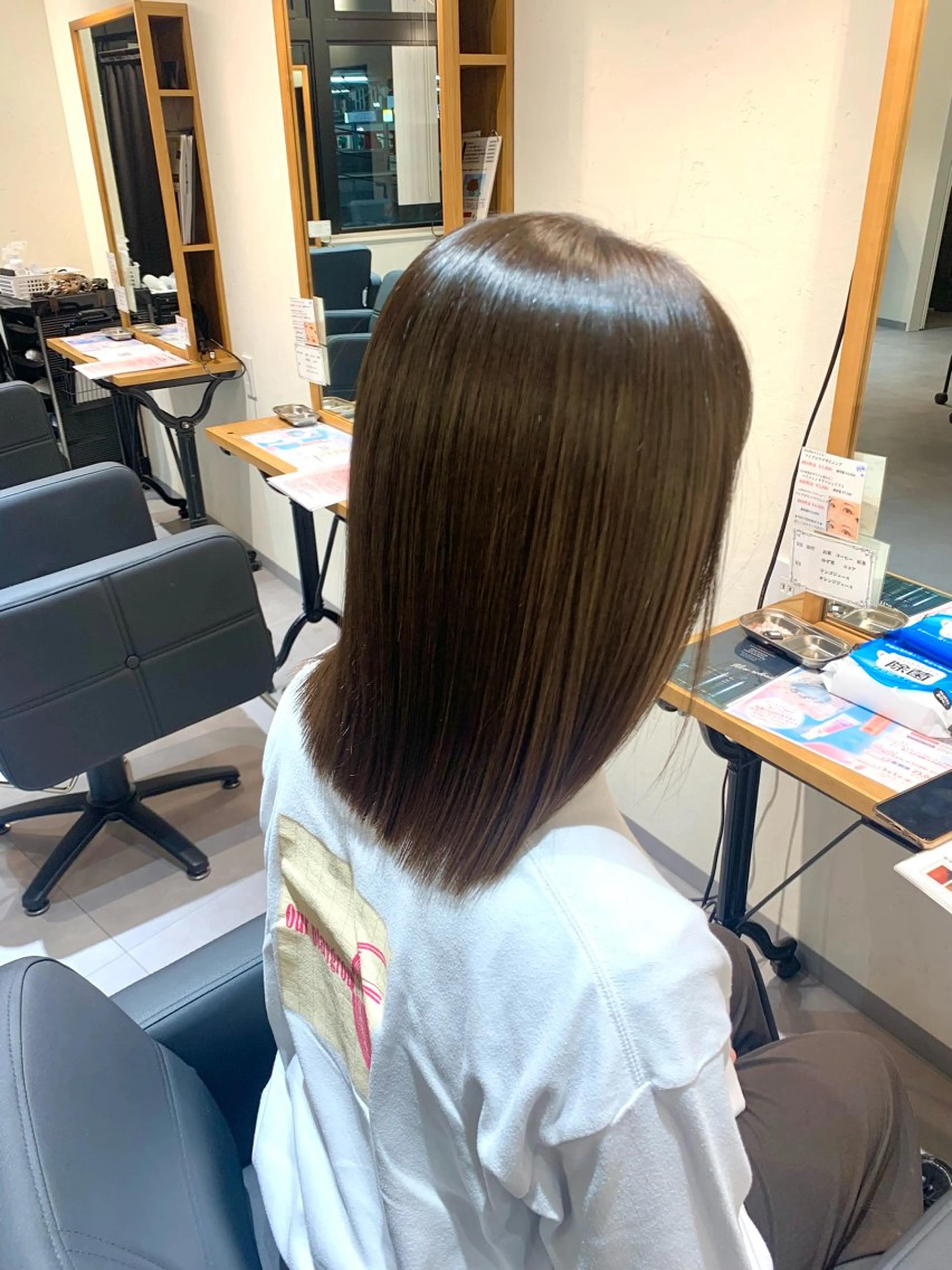 ミディアム カラー ブラウンカラー オリーブブラウン Dears 香芝店所属・関 優希のヘアスタイル