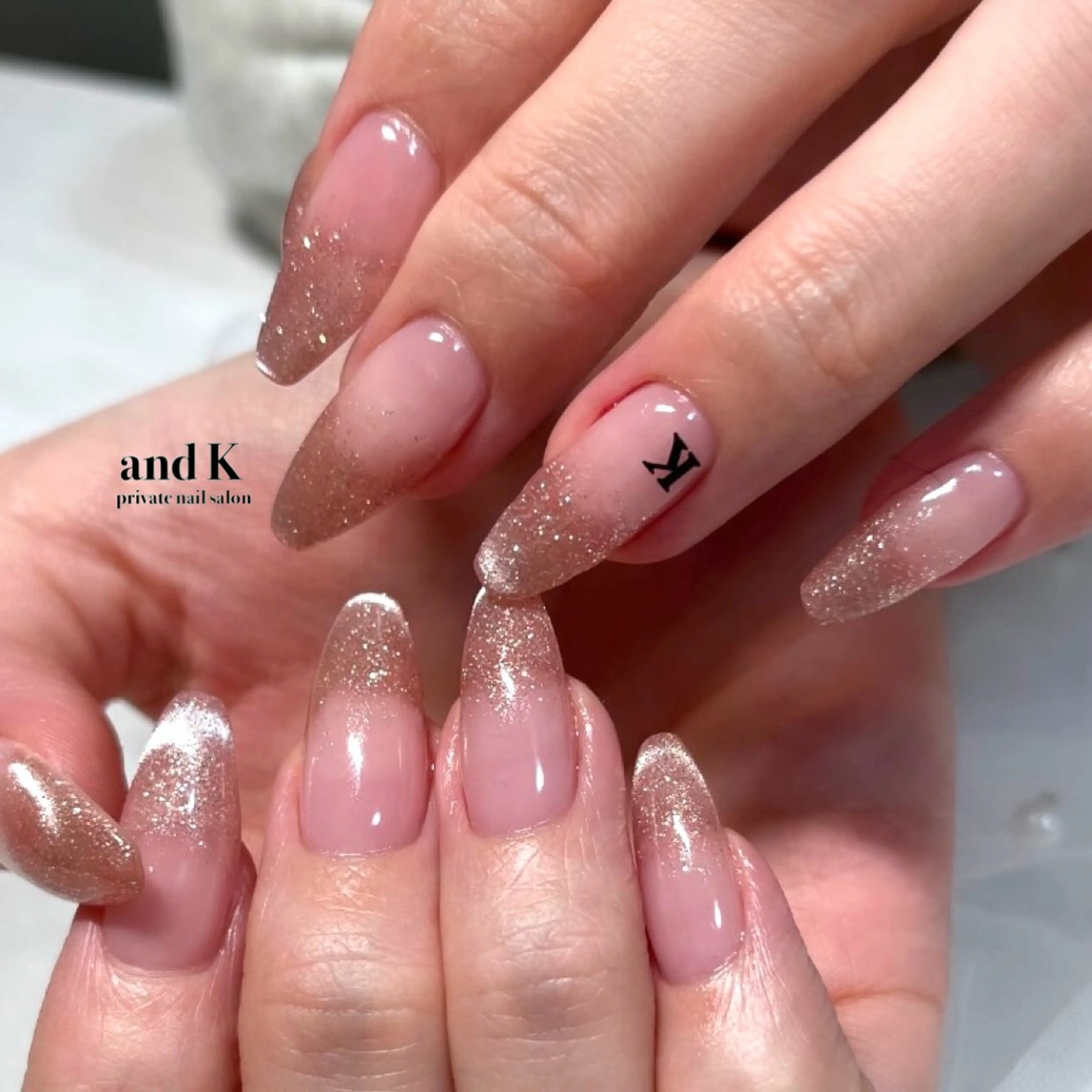 ネイル フラッシュネイル グラデーション マグネットネイル ピンク andK nail salonのネイルデザイン