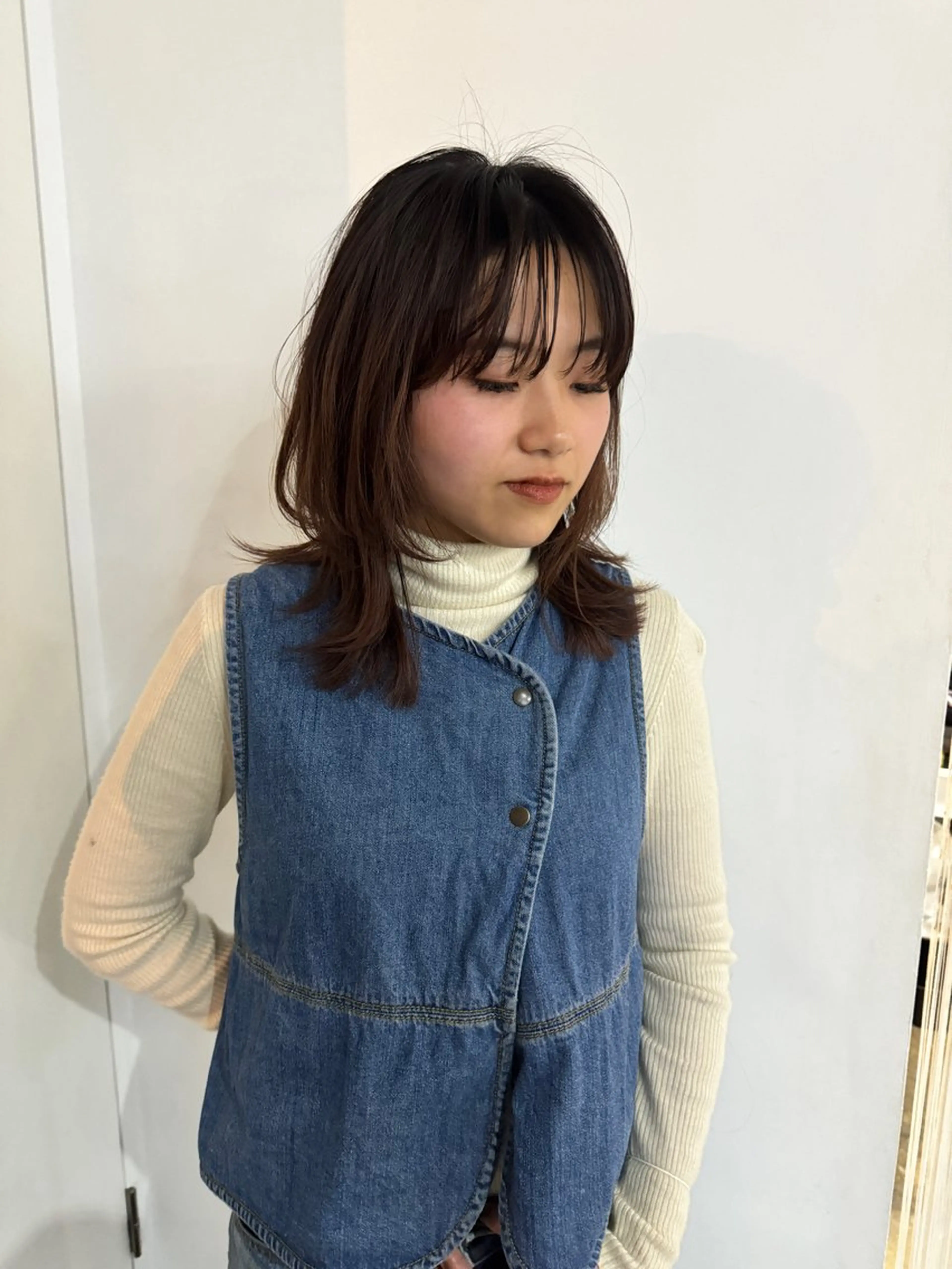 ミディアム くびれヘア くびれレイヤー レイヤーカット 奥村 紘のヘアスタイル