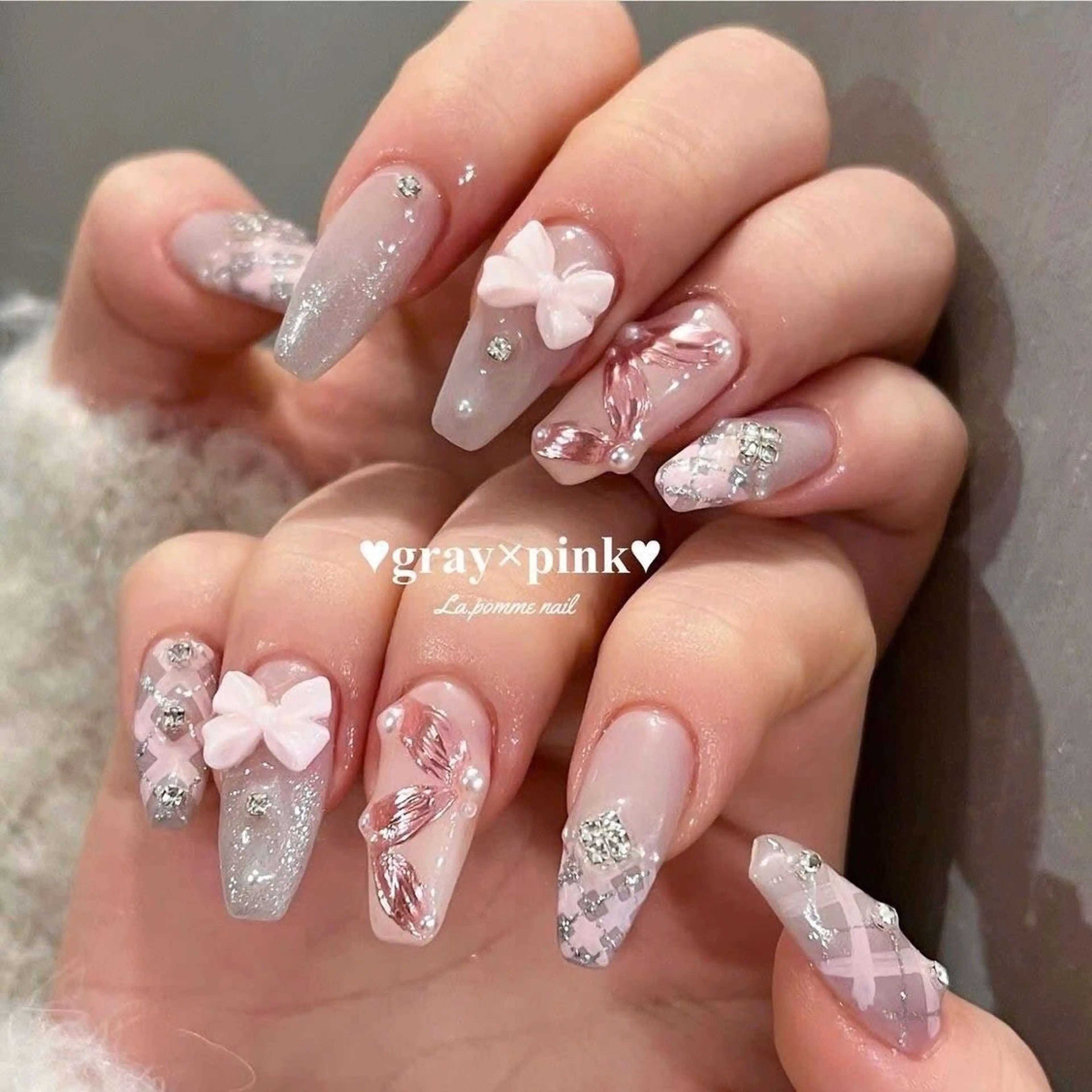 ネイル グラデーション ラメ(グリッター) マグネットネイル ミラーネイル ニュアンスネイル ハンドネイル Lumi de nails所属・Lumi de nailsのネイルデザイン