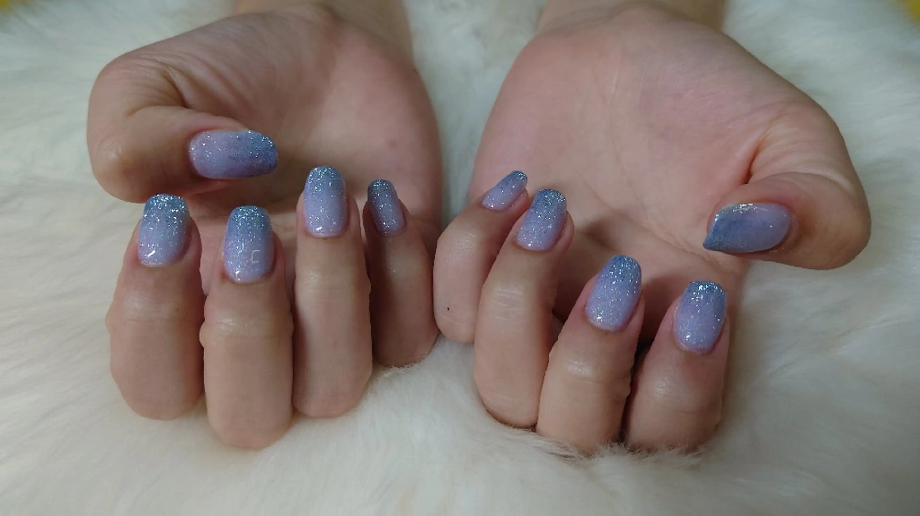 ネイル ブルー ラメ(グリッター) ラメグラデーション NailPracticeRoomLou所属・lou jrのネイルデザイン