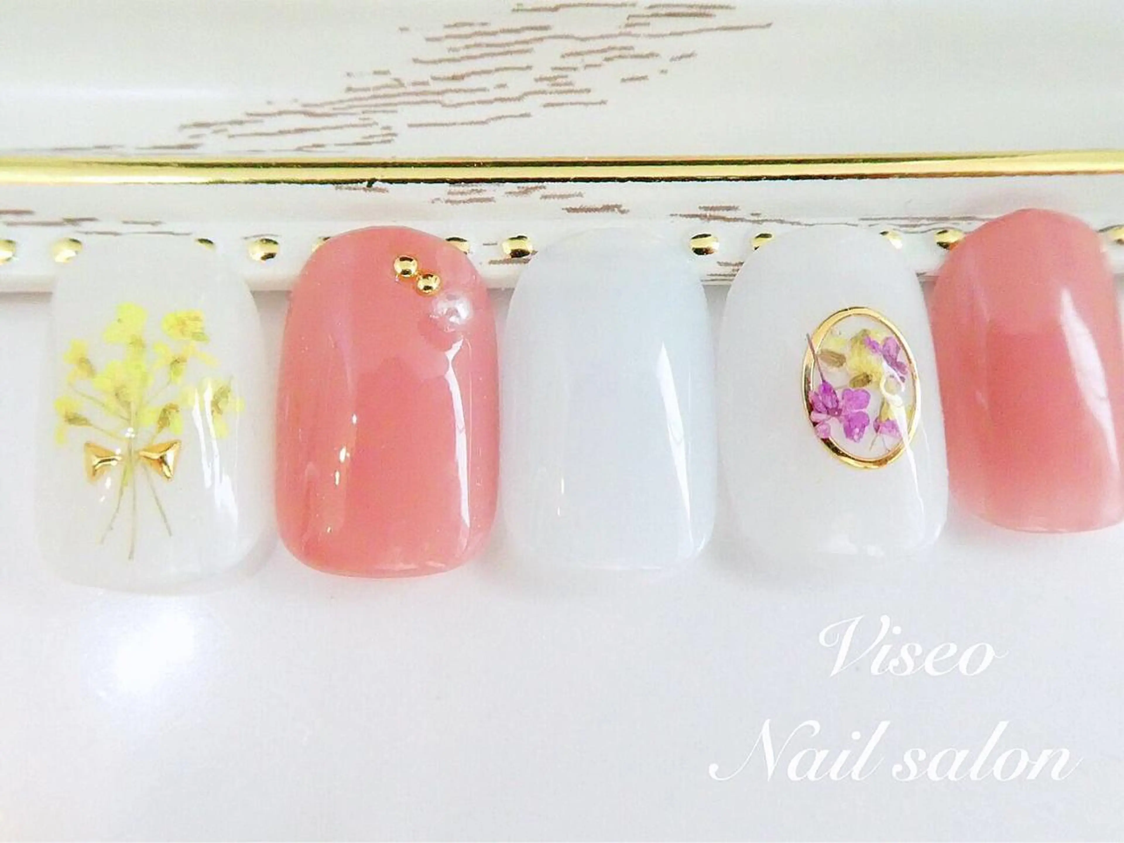 ネイル フラワーネイル Viseo《6週間 長持ちパラジェル》のネイルデザイン