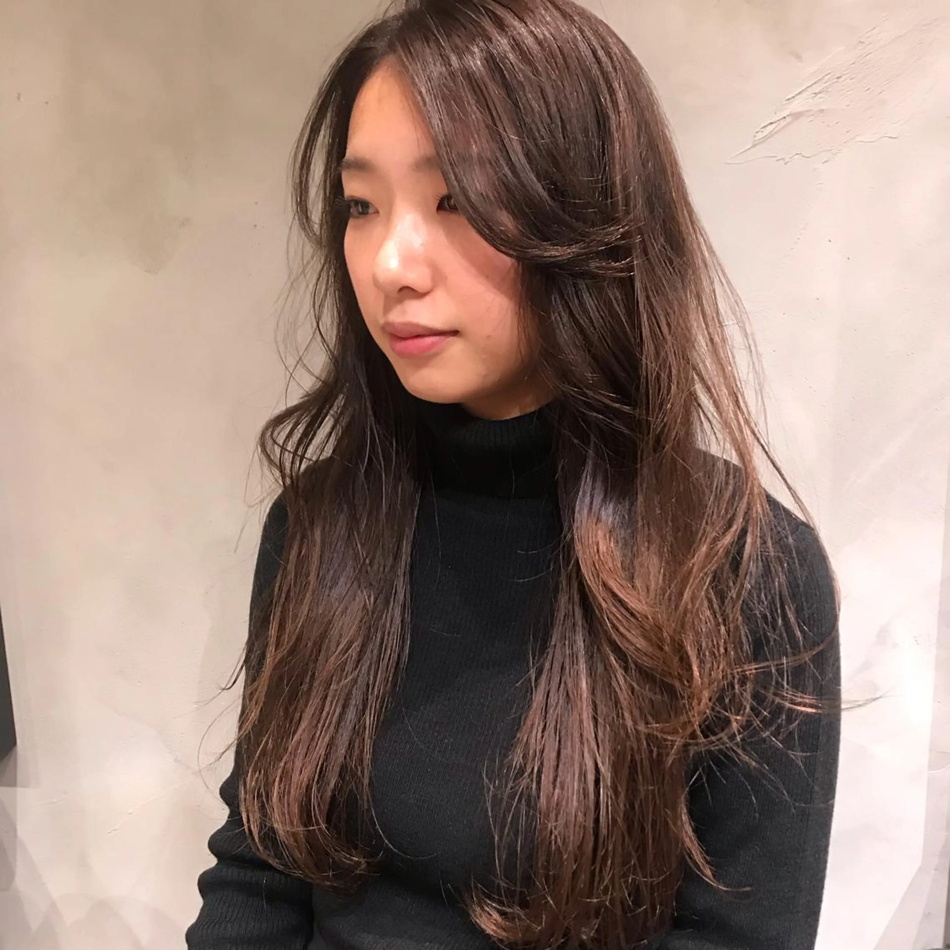 ロング カラー ベージュカラー ブリーチ ブリーチなしカラー 柔らかブラウン/顔周 りレイヤー♡ユウシのヘアスタイル