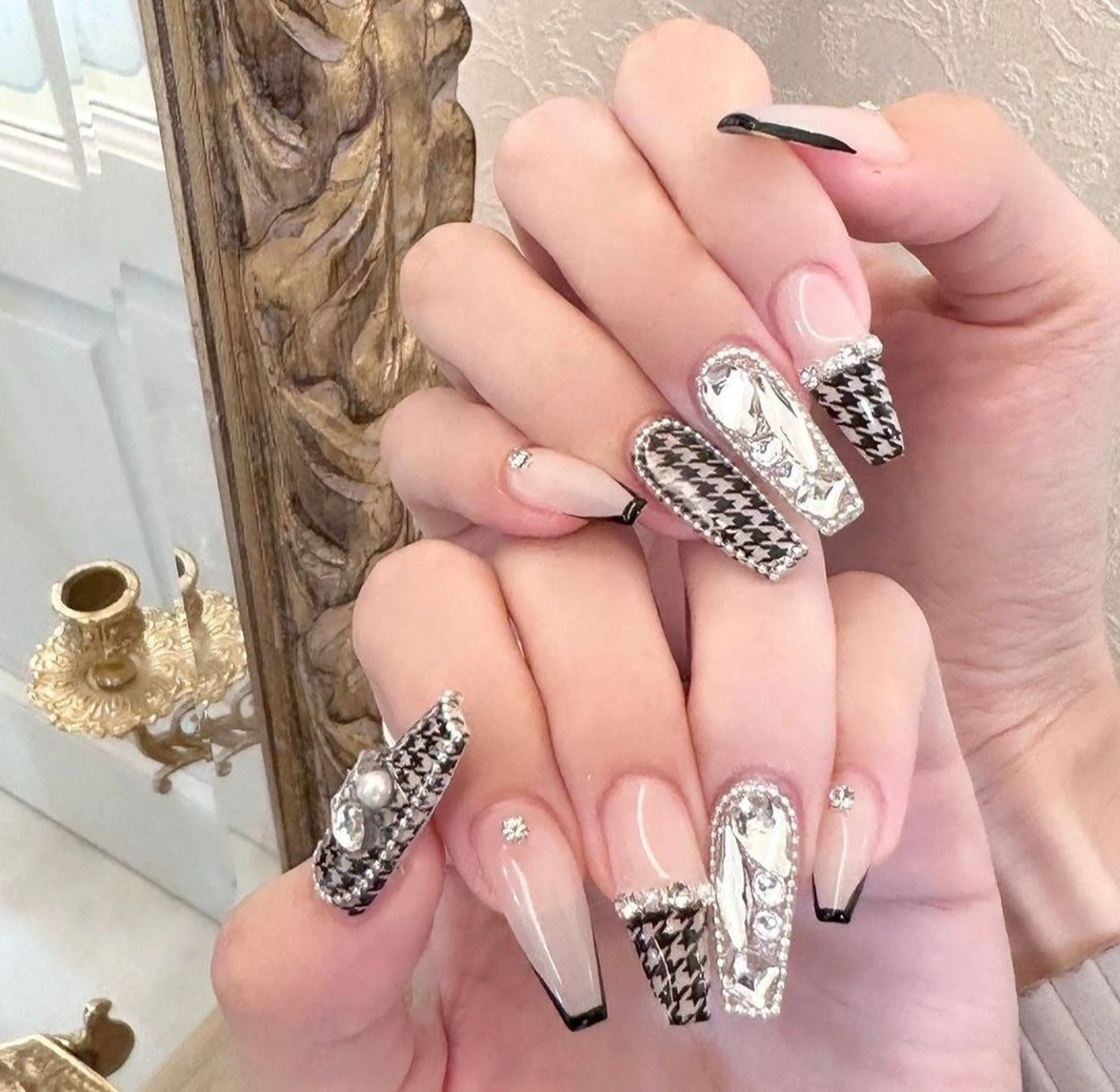 ネイル マグネットネイル ピンク ネイルチップ 冬ネイル Lee Nailsのネイルデザイン