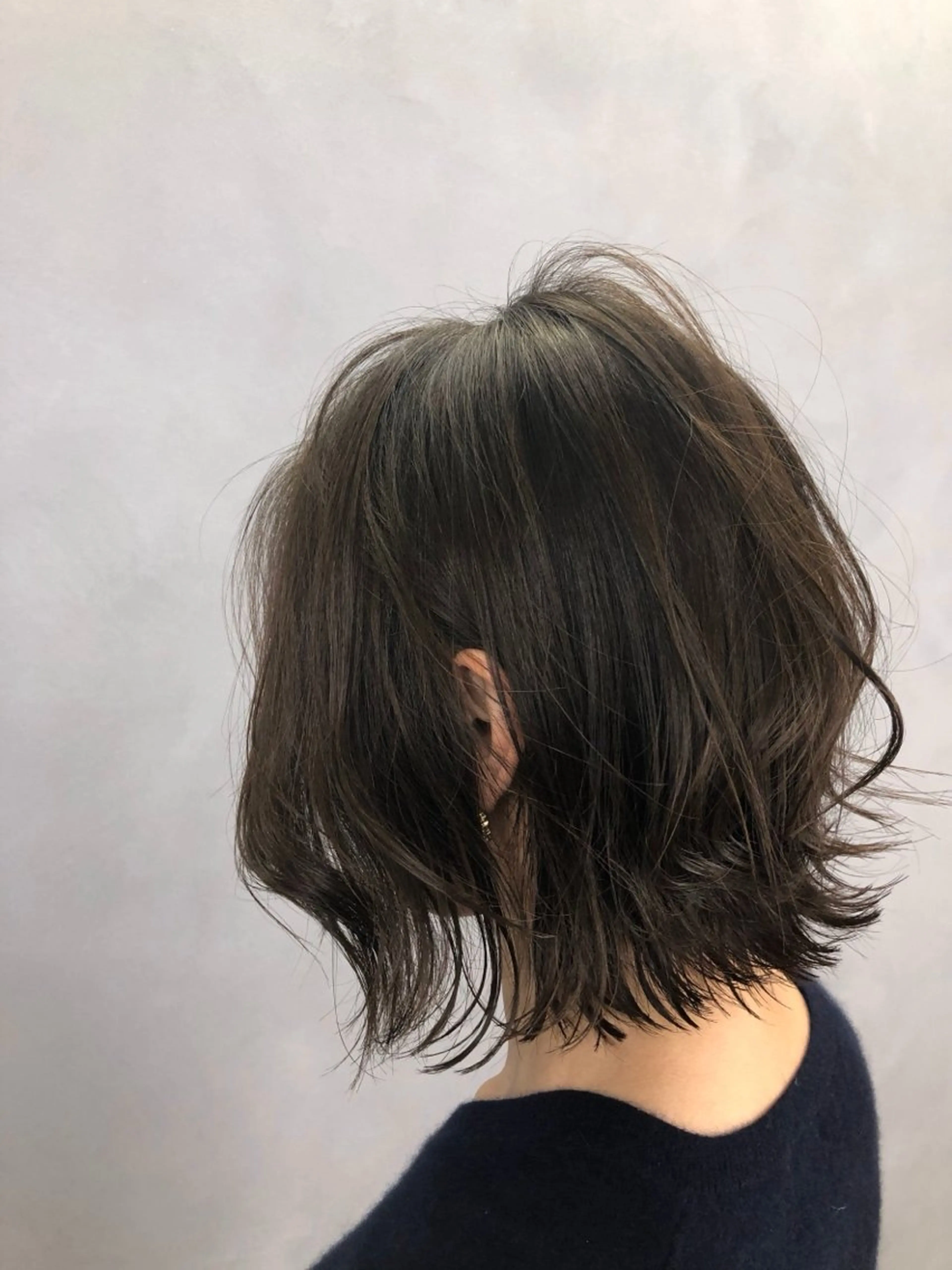 ミディアム 田村講幸 ALBUMアカデミーのヘアスタイル