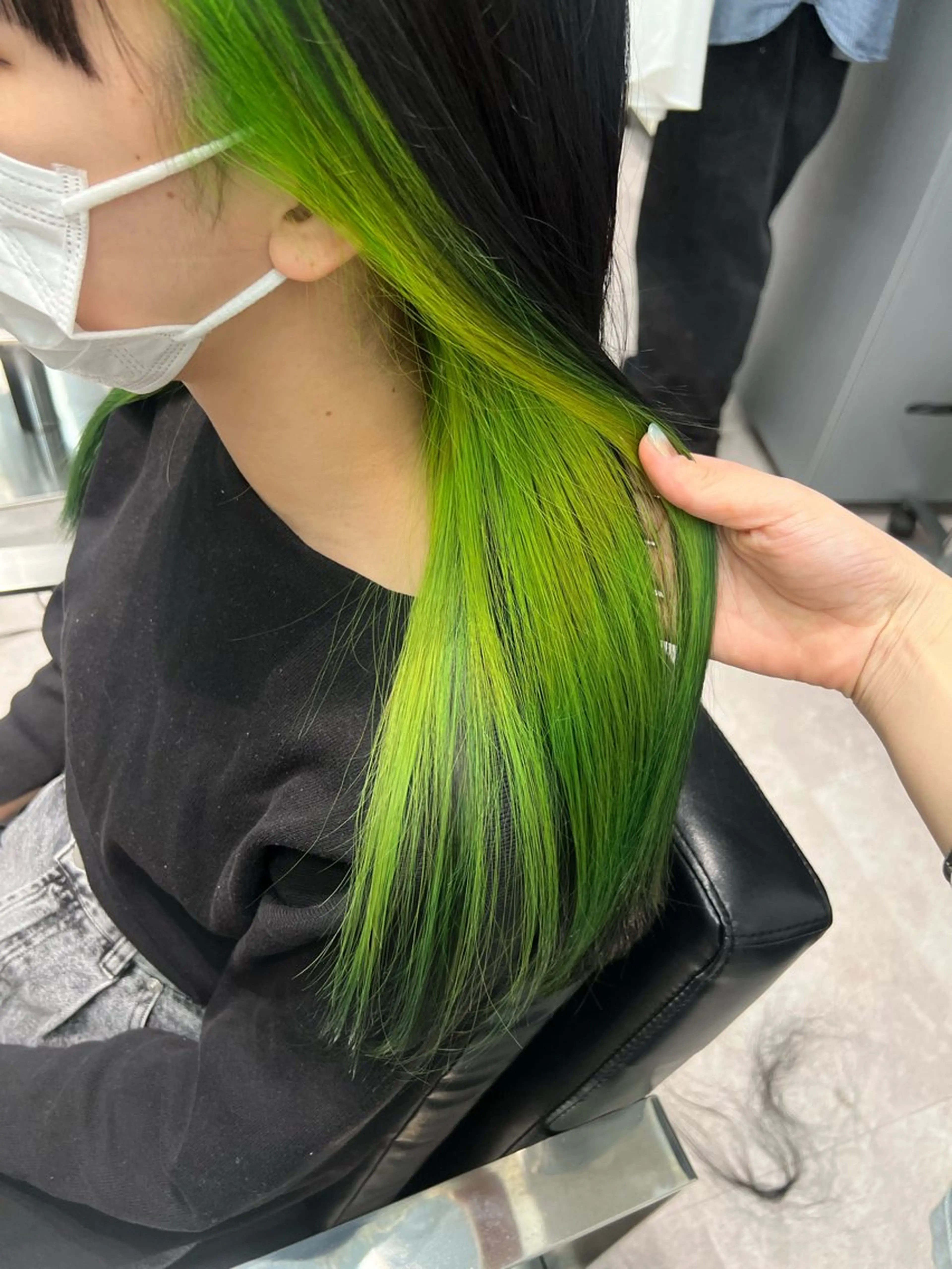 【ノーダメージブリーチ✨️】ワンポイントで可愛くイメチェン❣️インナーカラー！の写真