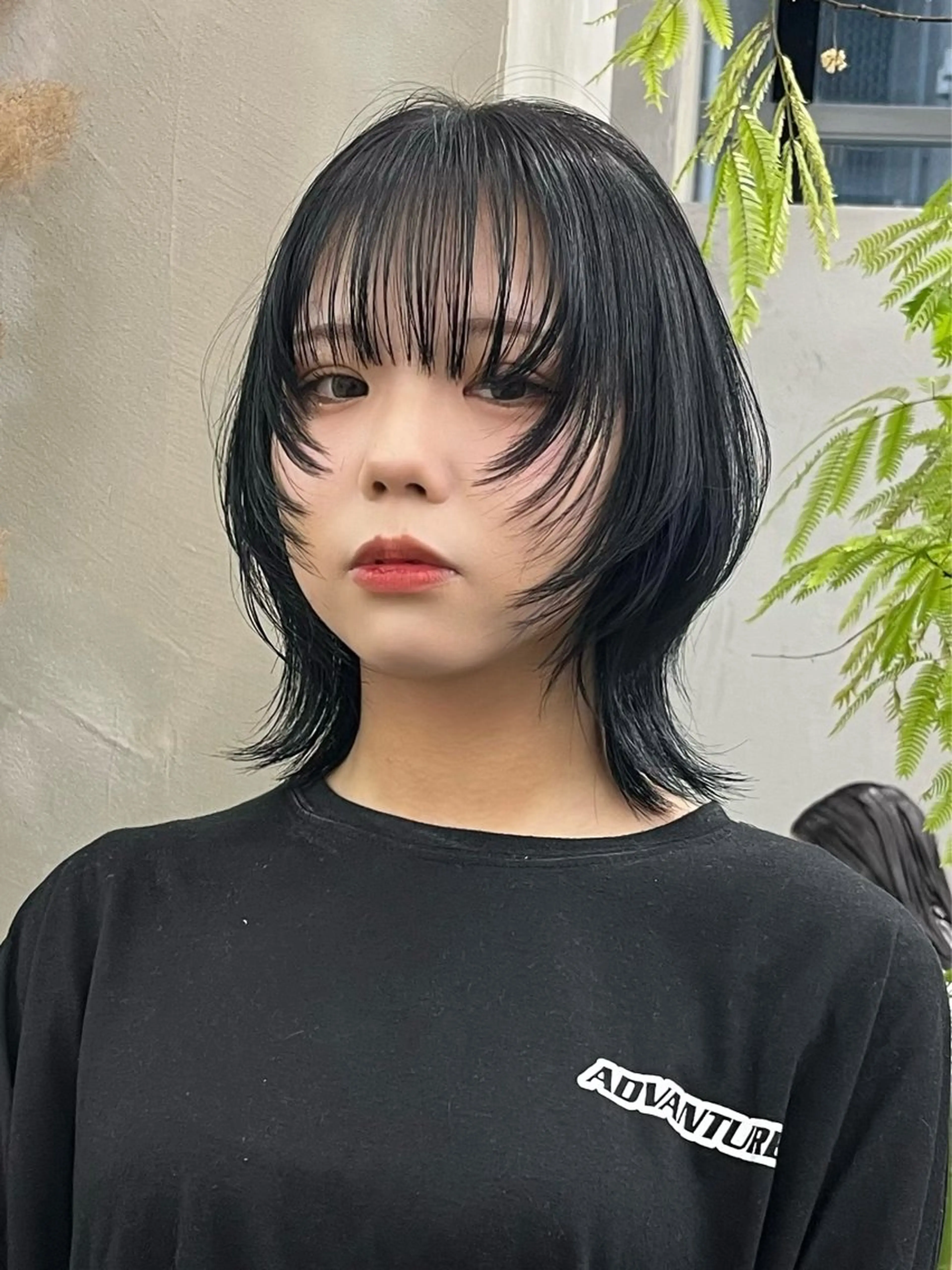 ミディアム カラー 黒髪 ブルーカラー ブルーブラック 顔まわりレイヤー 顔周りカット ウルフ/レイヤー ⚡️ITSUKU⚡️のヘアスタイル