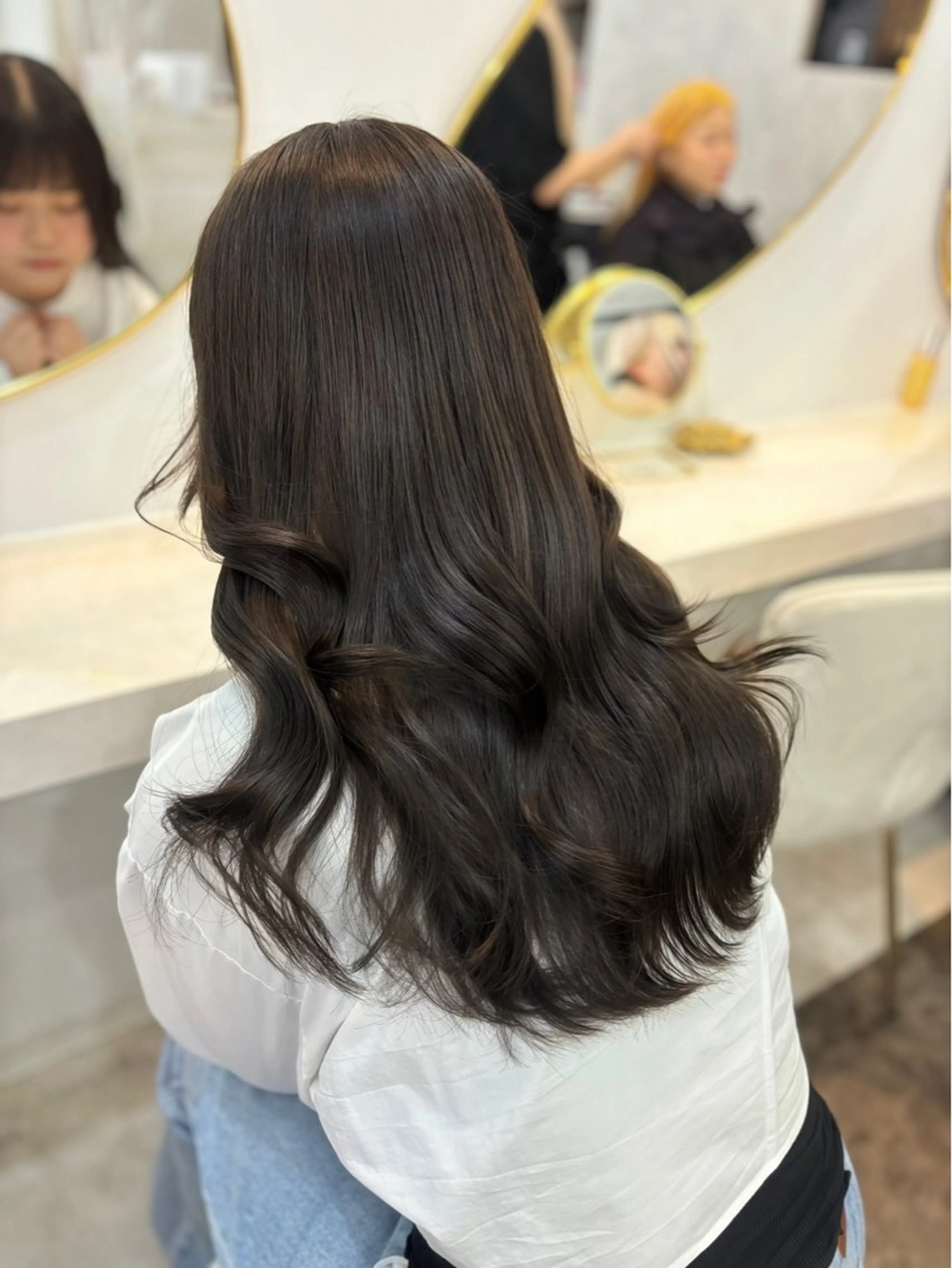 ロング ヘアカラー トリートメント せいと/ウルフ/ ハイトーン/艶髪のヘアスタイル