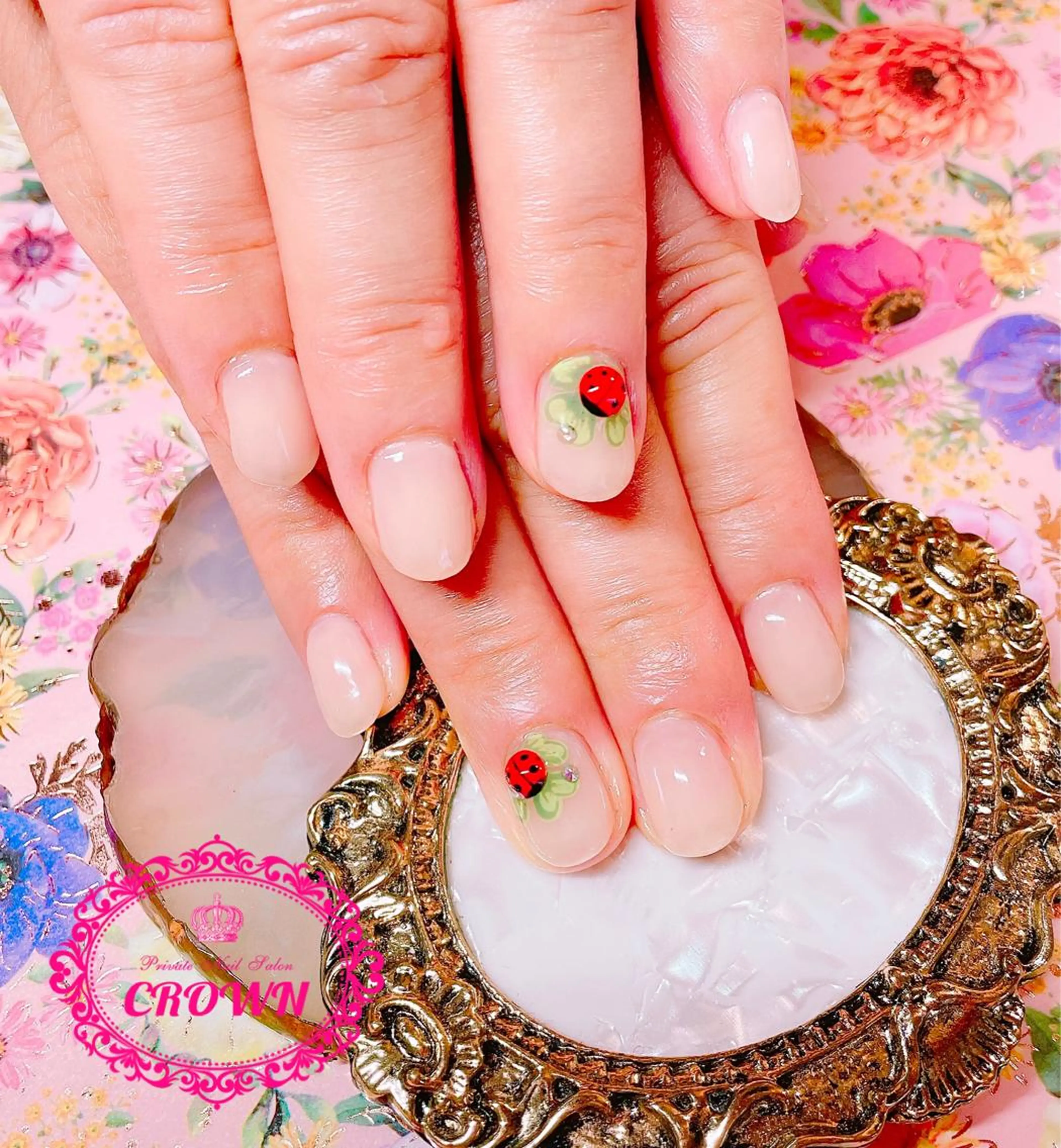 ネイル CROWN プライベートサロンのネイルデザイン