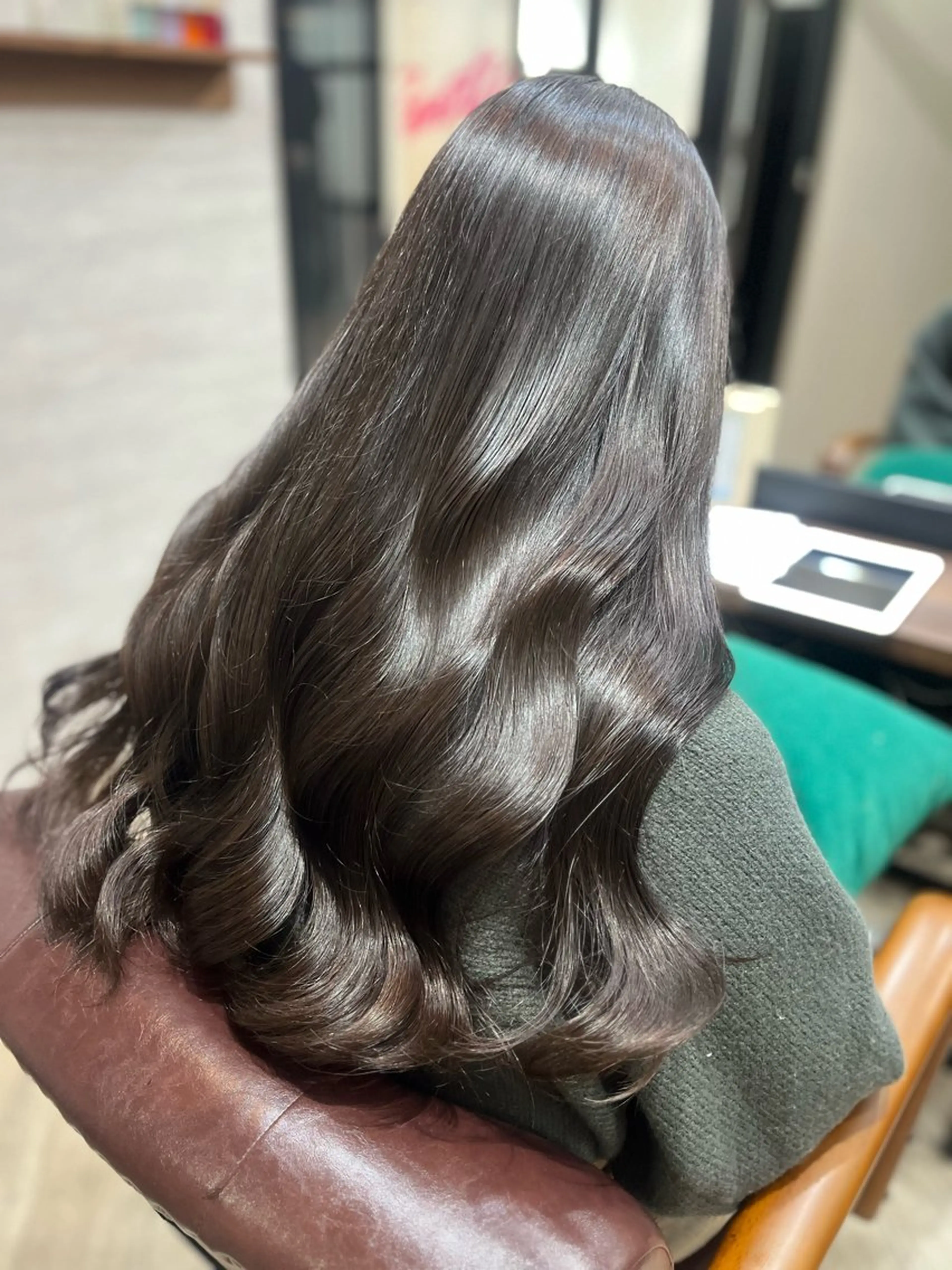 ロング カラー ベージュカラー オリーブベージュ カット ヘアカラー トリートメント 🫧ぷる艶カラー🫧 Yuubi🦩のヘアスタイル