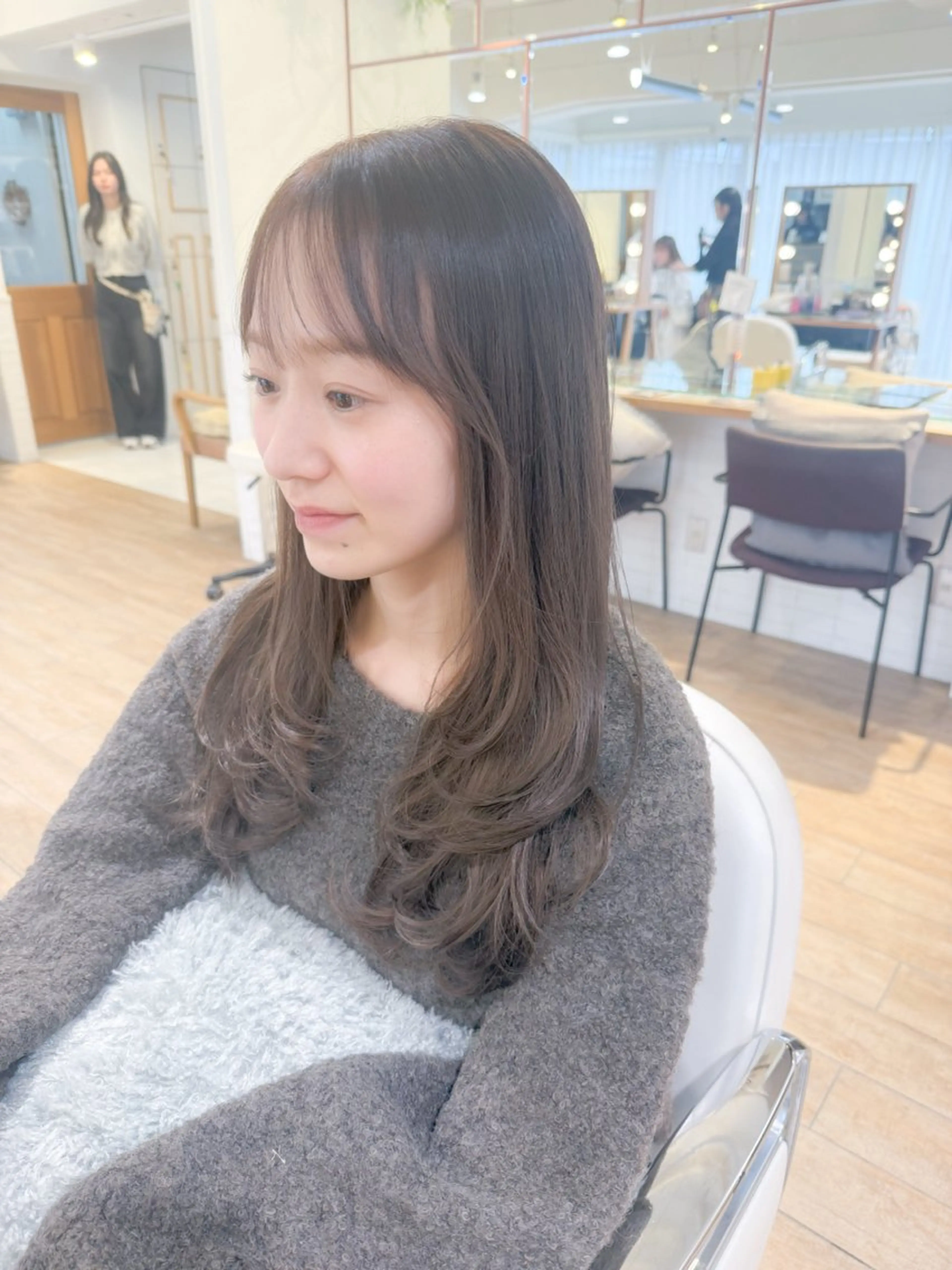 ロング カラー ロングレイヤー グレージュ レイヤーカット ロング カット ヘアカラー ✨カラー支持No.1 🧸ワキ カナコ🧸のヘアスタイル