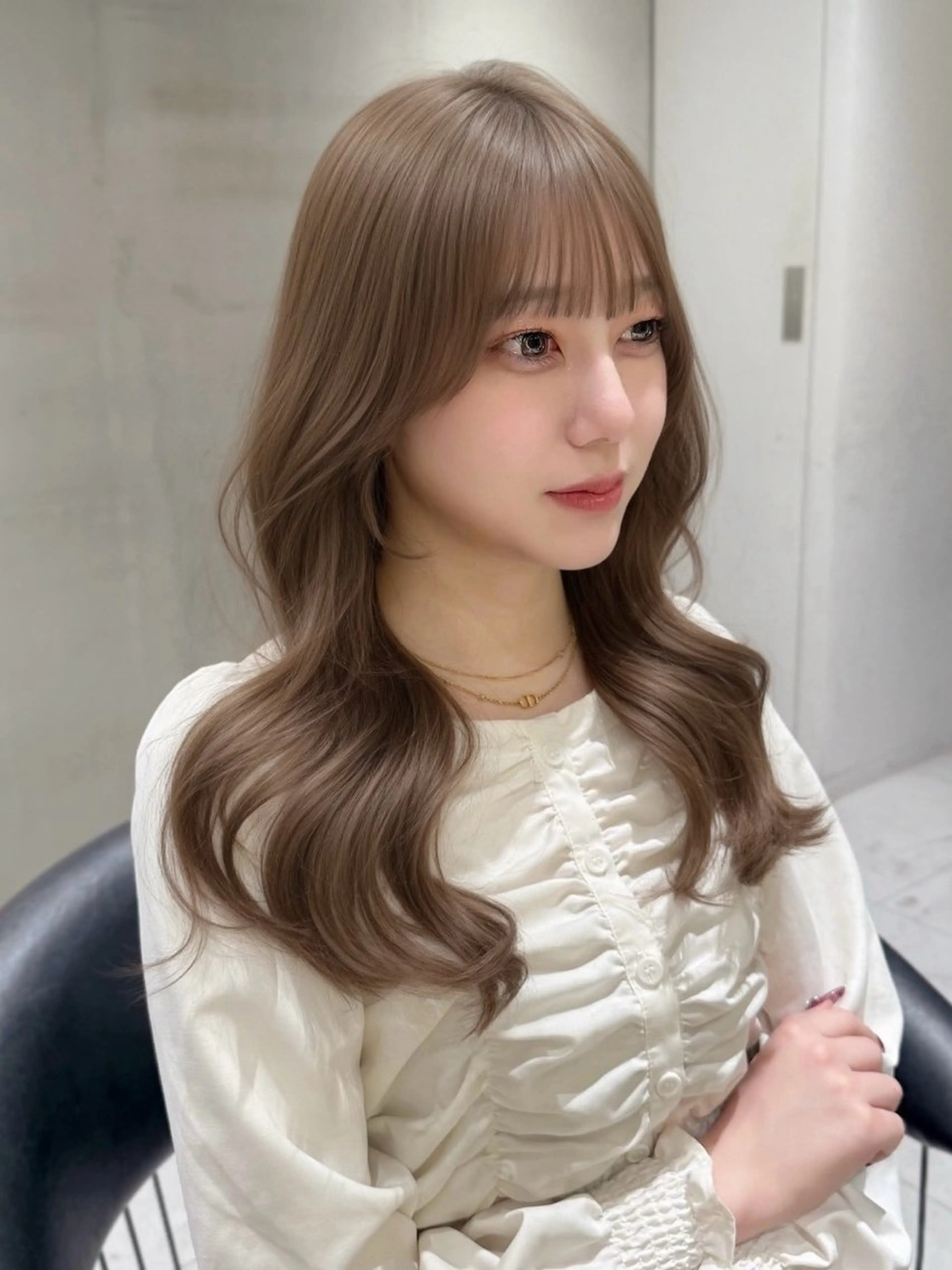 ロング カラー カット ヘアカラー トリートメント Lond Le'a /ハイトーンカラーのヘアスタイル