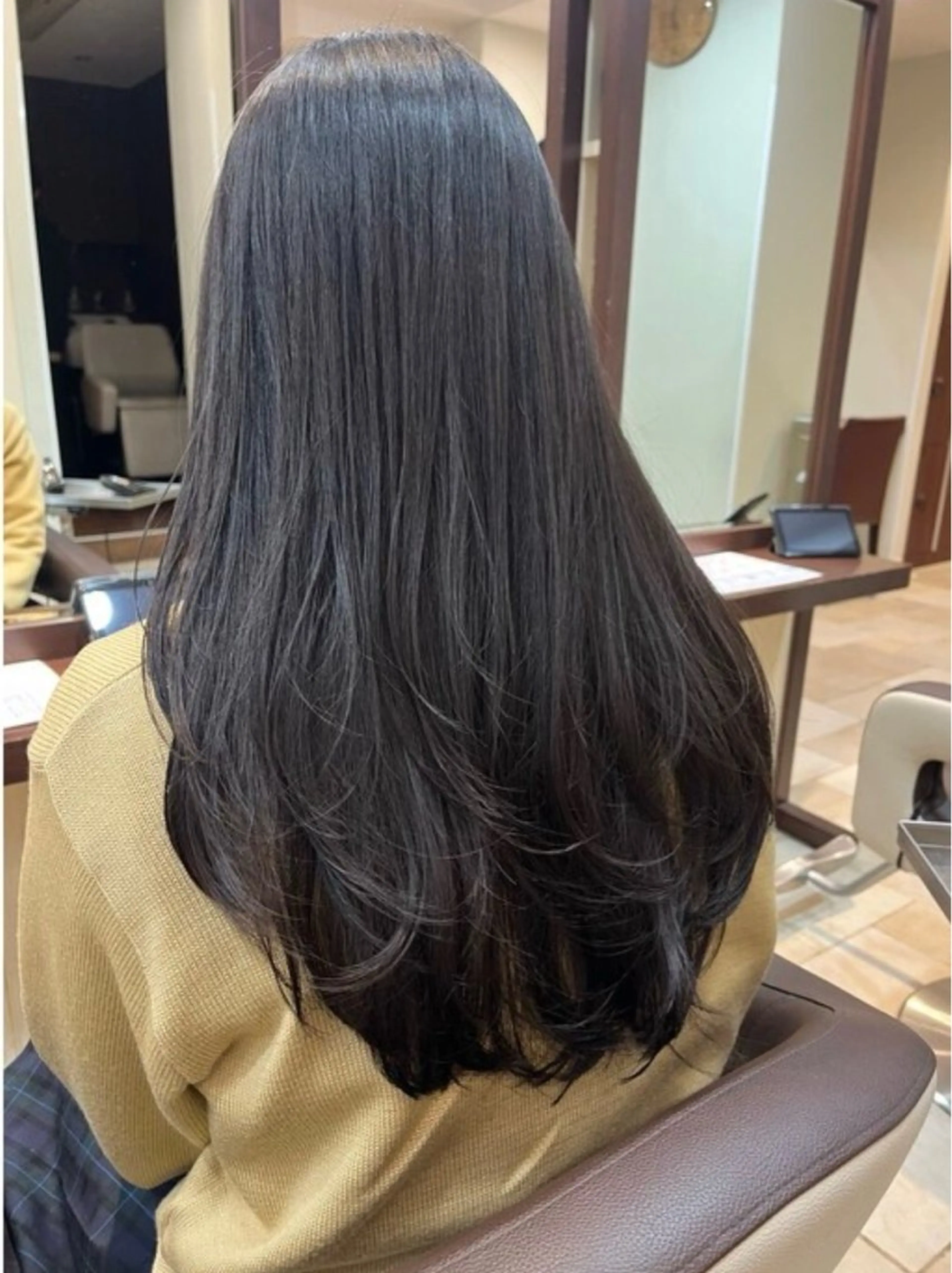 ロング カット ヘアカラー 脇野 真琴のヘアスタイル