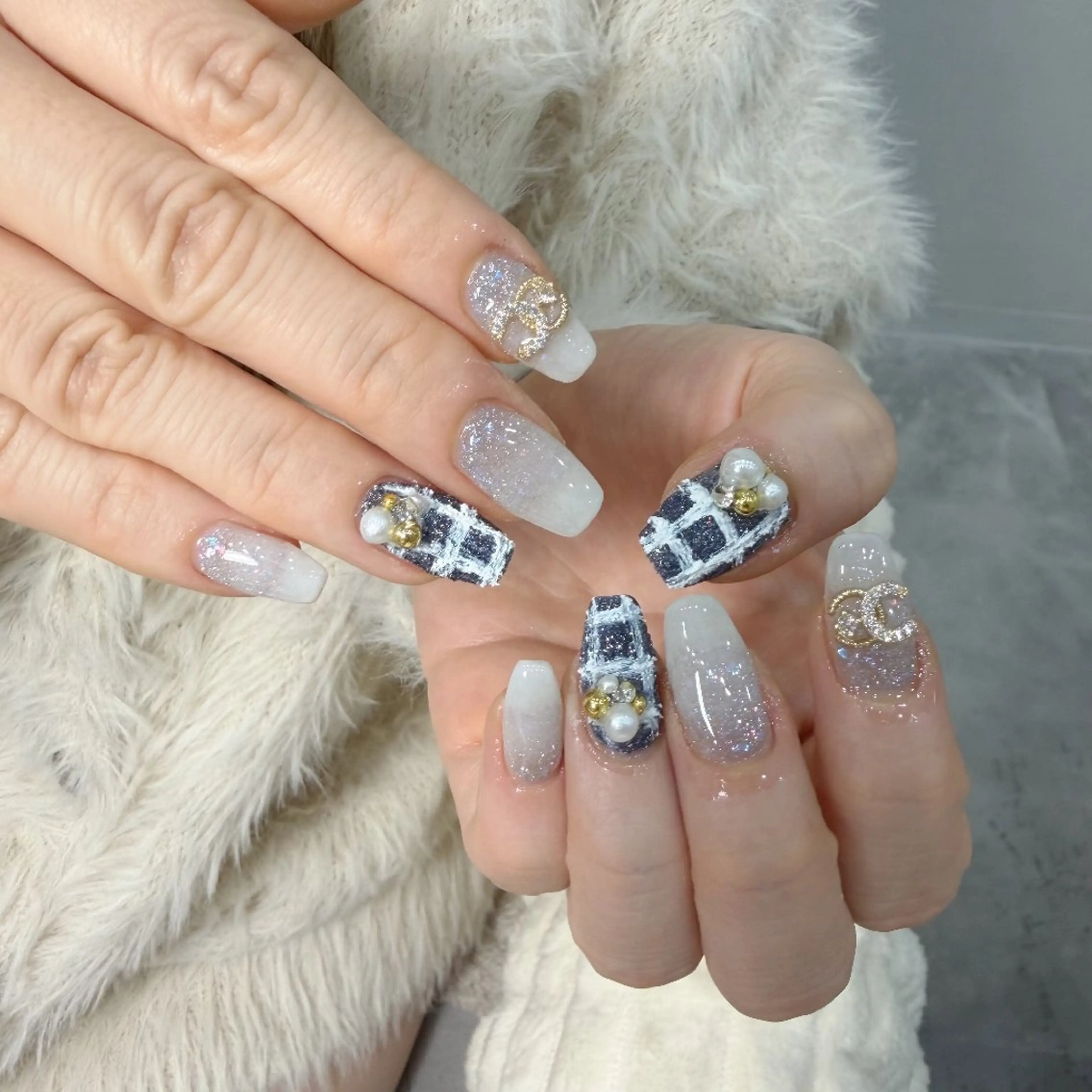 ネイル チークネイル フレンチネイル ジェルネイル ガーリー キラキラネイル ハンドネイル UM Nail Salonのネイルデザイン
