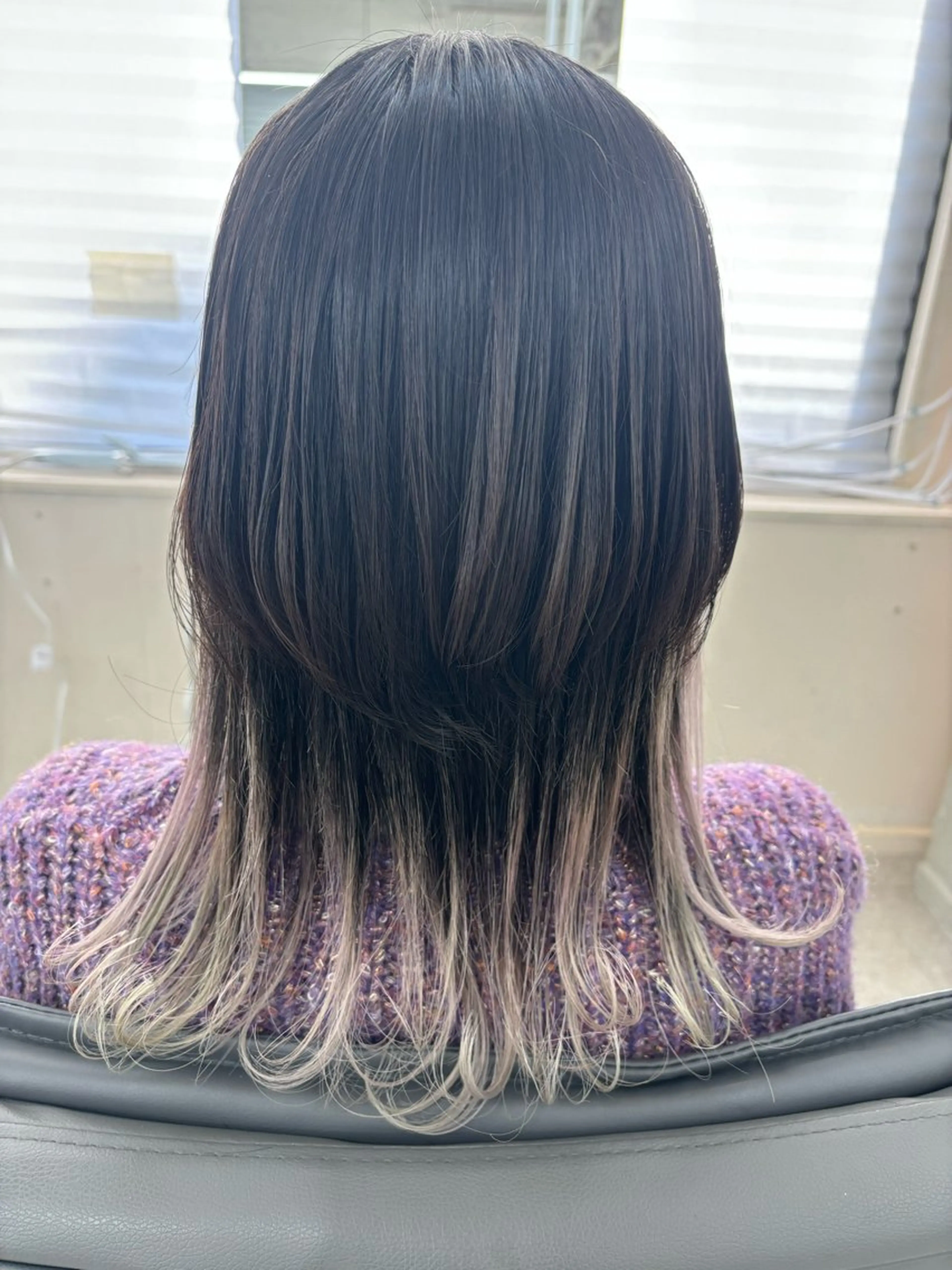 セミロング ウルフカット 腰越 麻奈のヘアスタイル