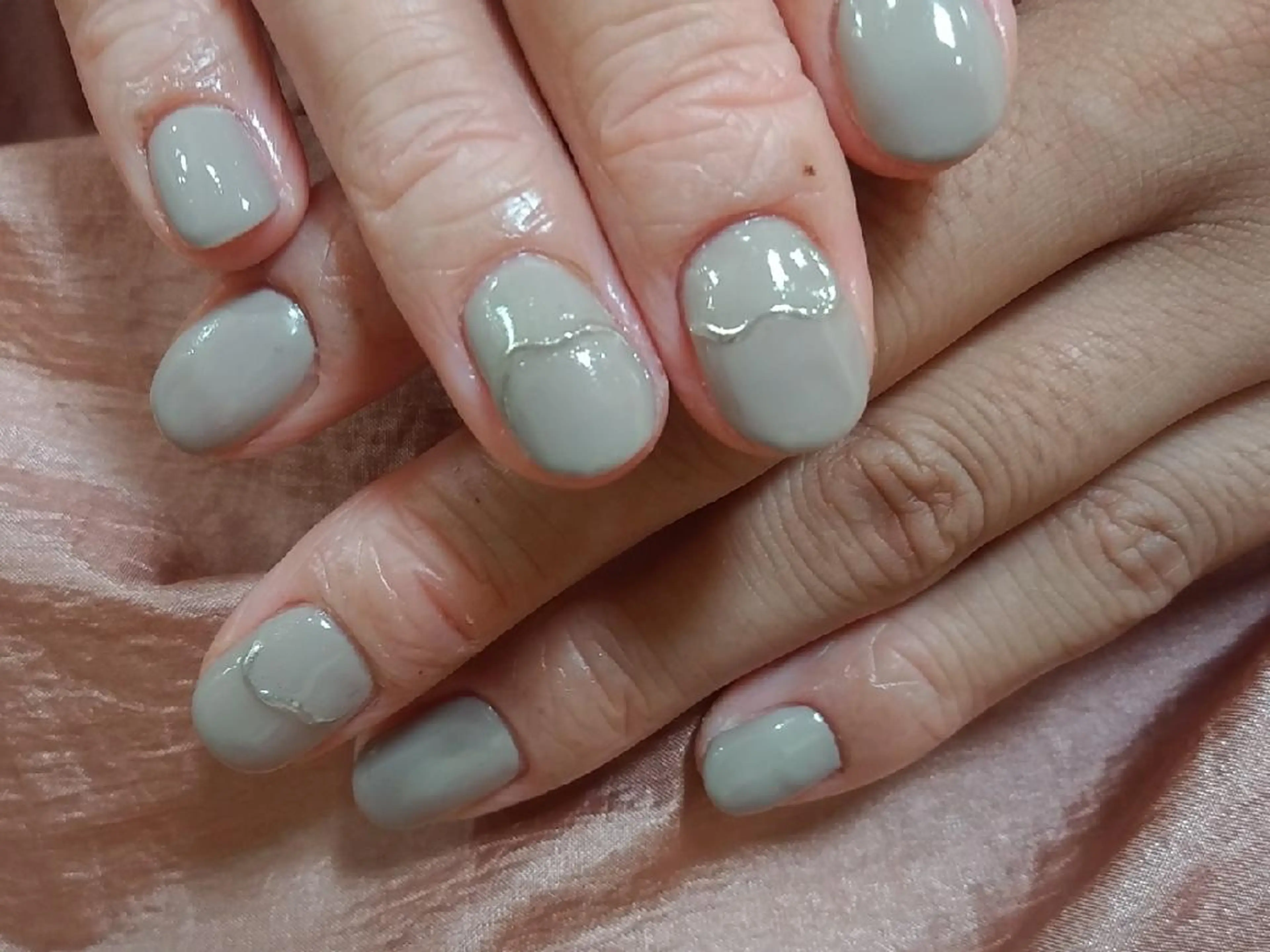 ネイル ミラーネイル シルバー Lupinus所属・Lupinus ルピナスのネイルデザイン