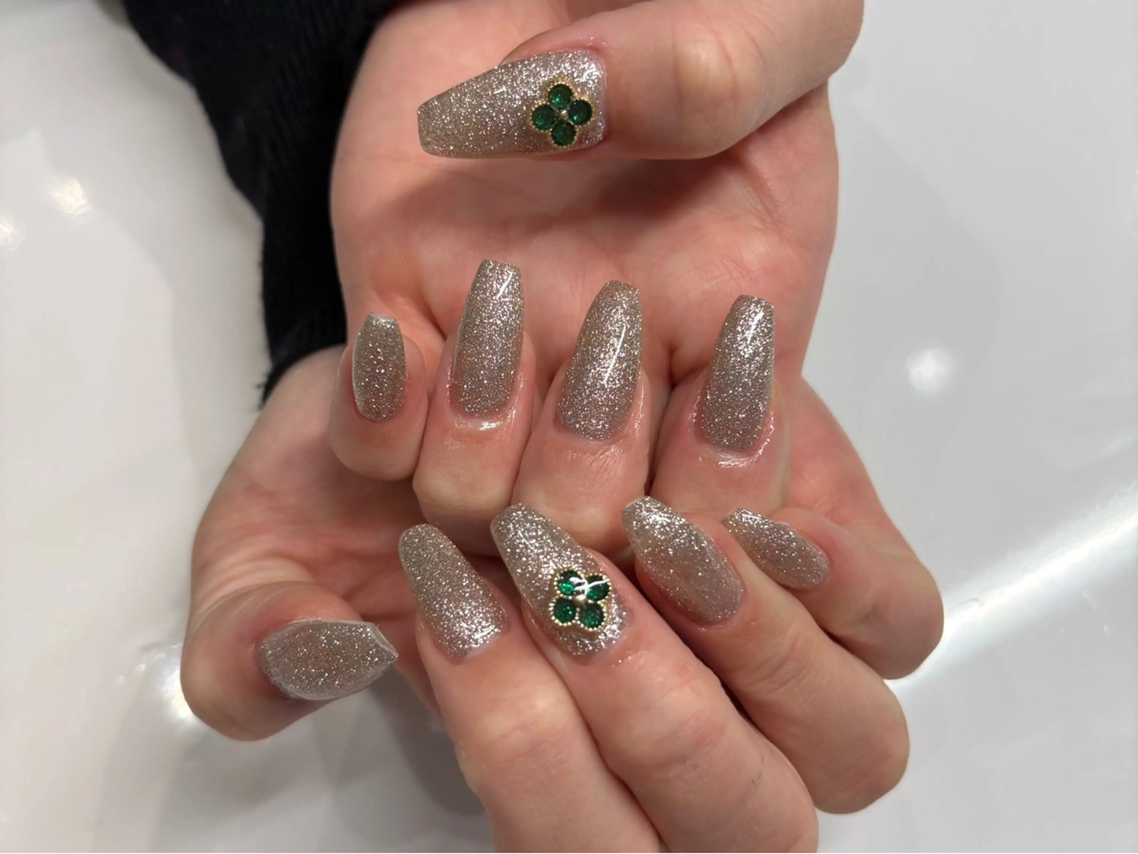 ネイル オーロラネイル フレンチネイル ガラスフレンチ ロングネイル マグネットネイル ハンドネイル XIMINANAIL SALON堀江店のネイルデザイン