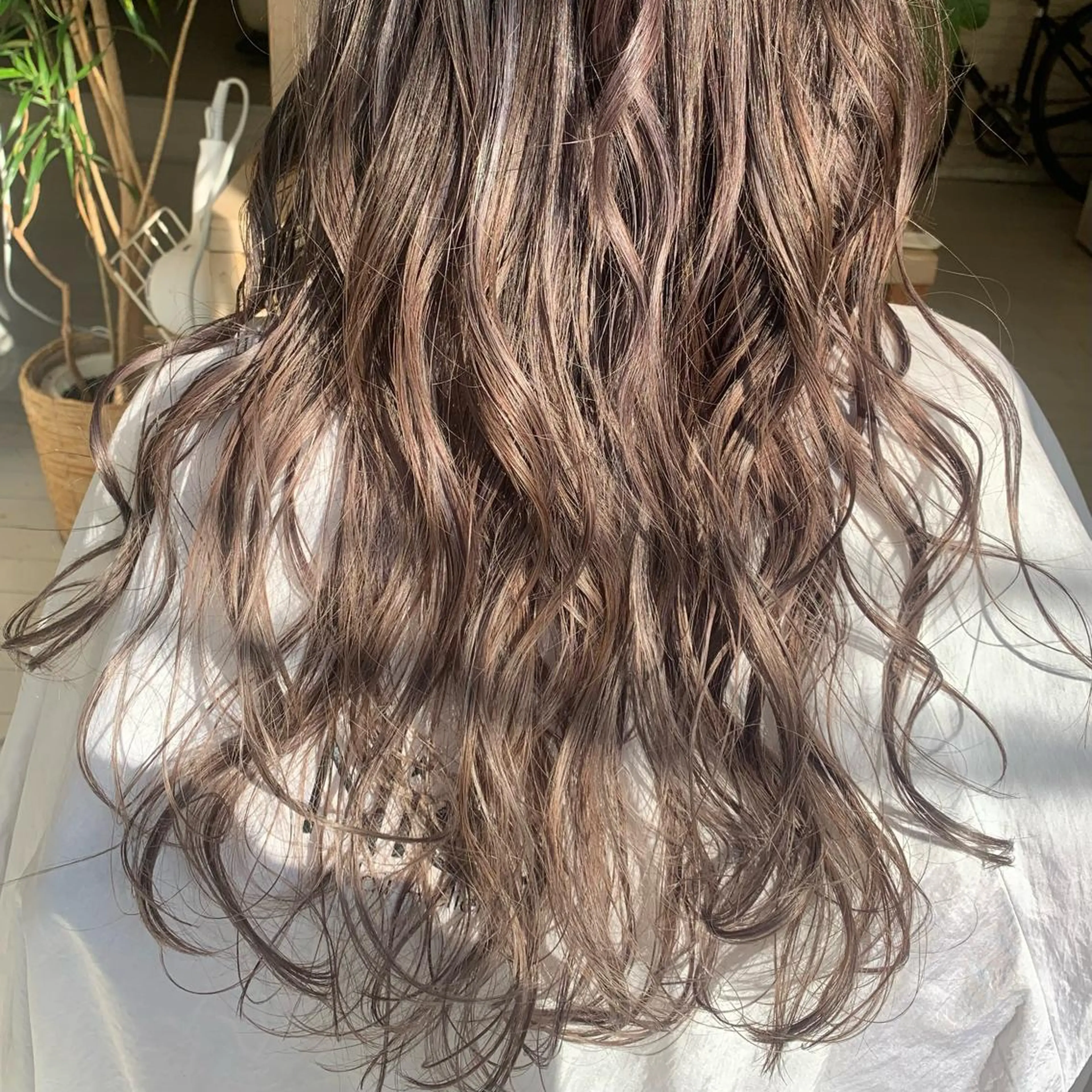 ロング カラー ブリーチ ハイライトカラー ハイライト Nico所属・Nico🌛 Karenのネイルデザイン