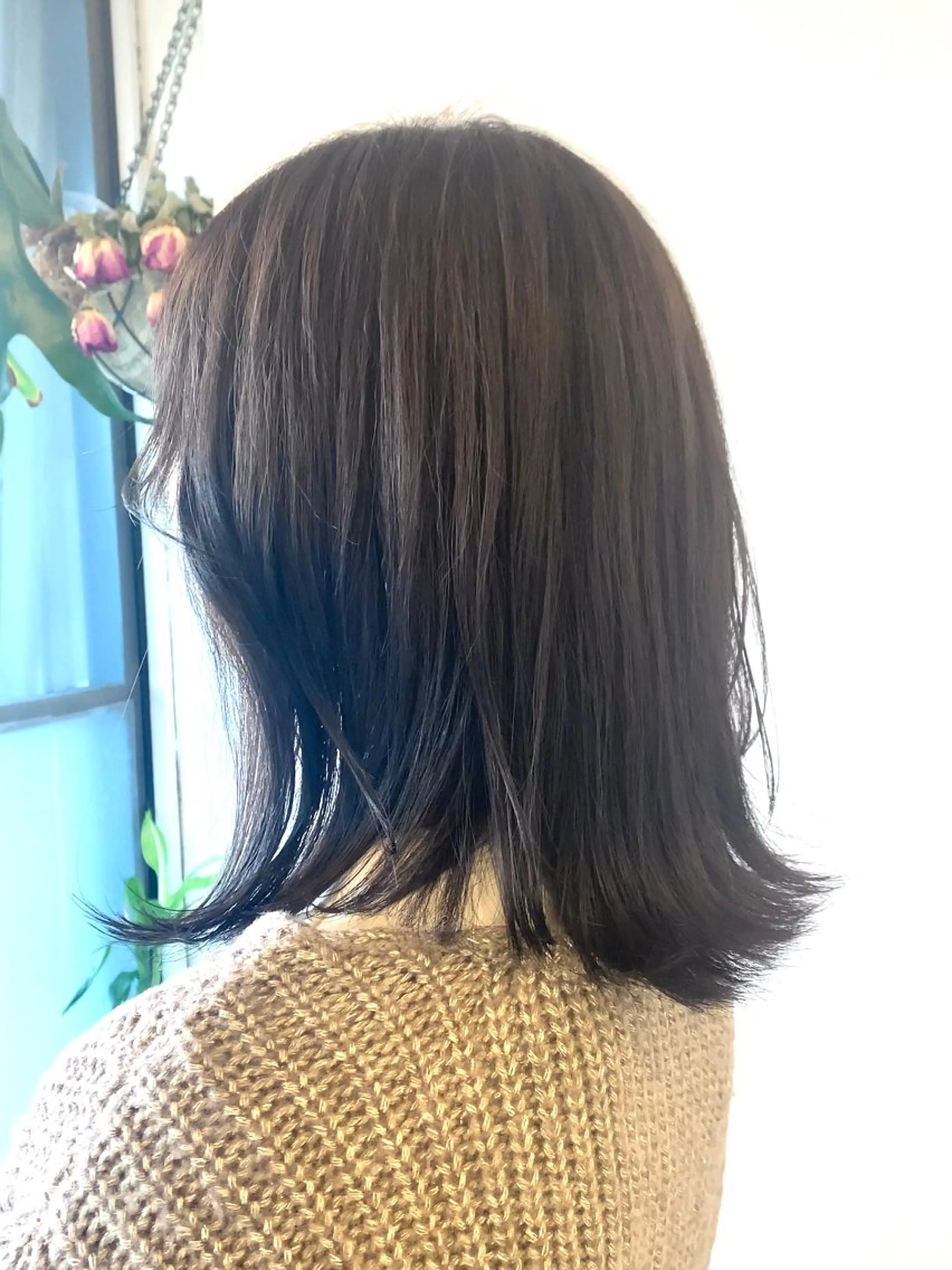セミロング カット トリートメント milis 知崎春奈のヘアスタイル