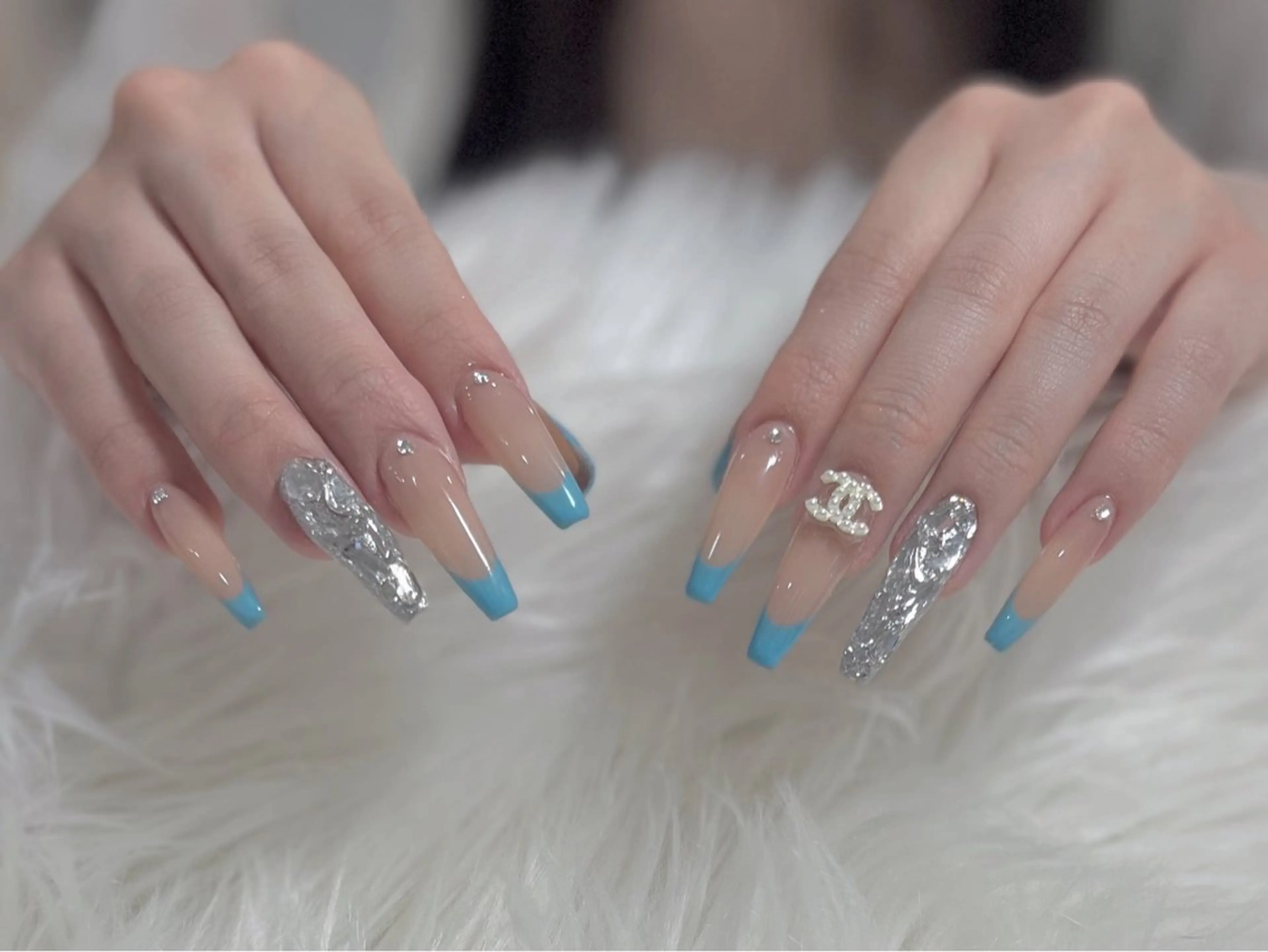 ネイル フレンチネイル キラキラネイル ハンドネイル FLY Nail Salonのネイルデザイン