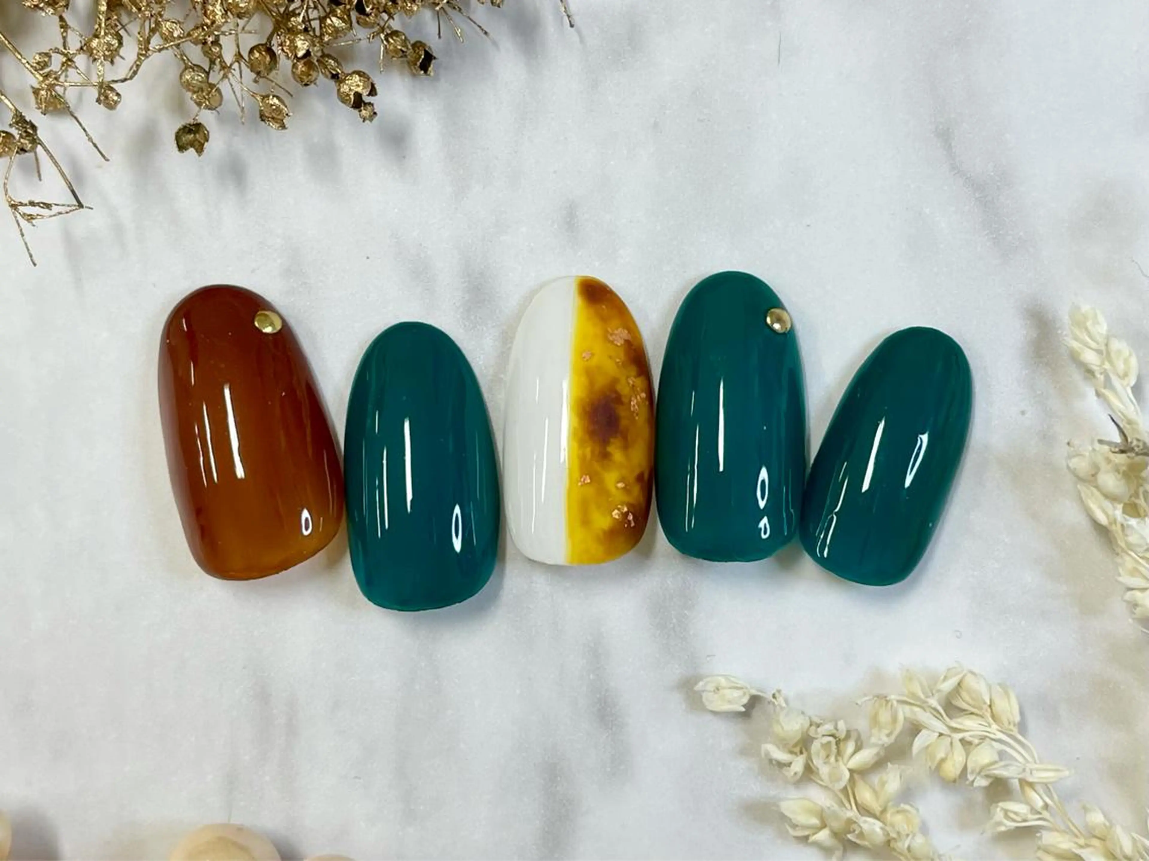 ネイル ネイルPetit Ribbonのネイルデザイン