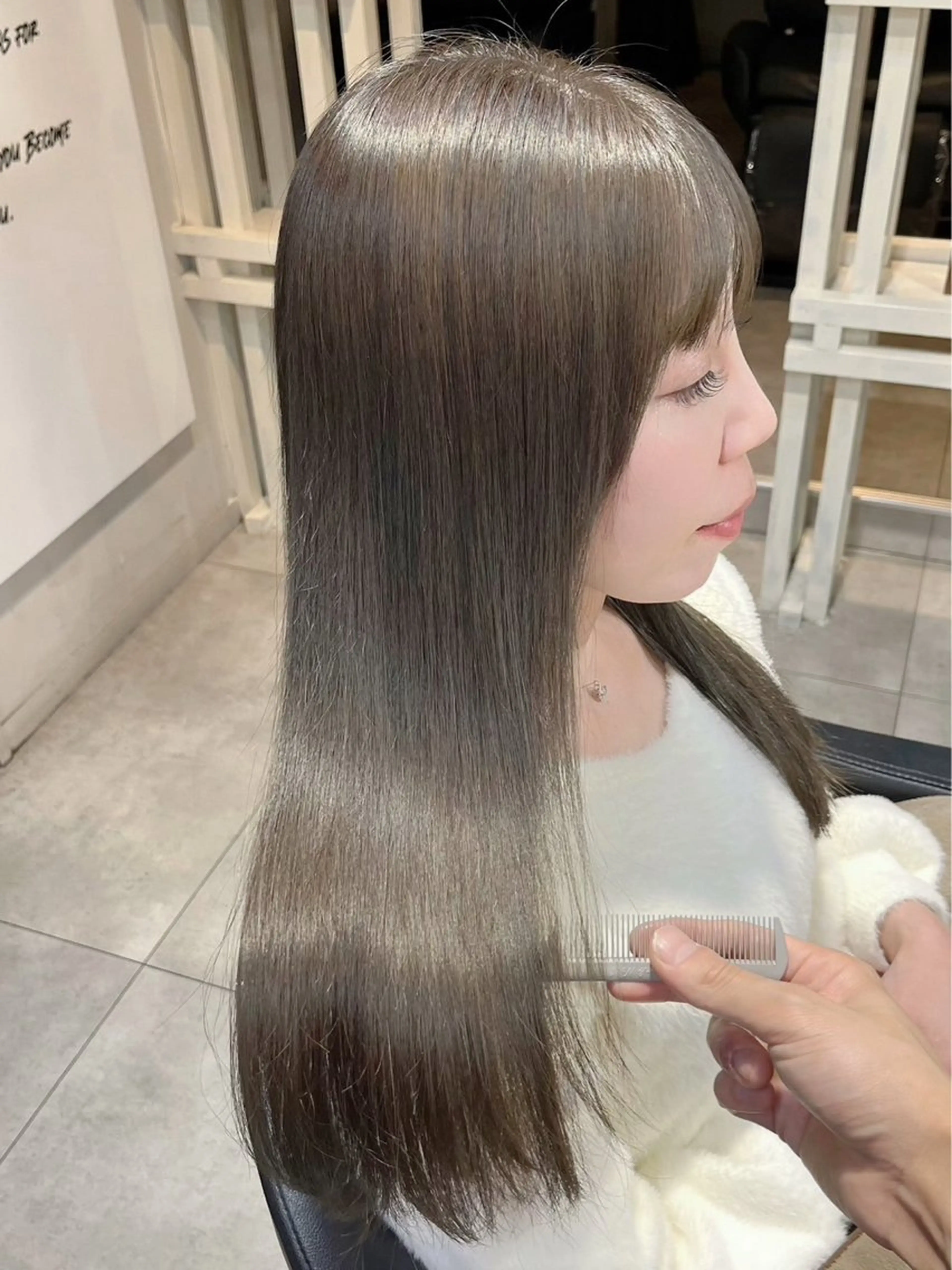 ロング カラー ベージュ/グレージュ 恵比寿/丸山陽平のヘアスタイル