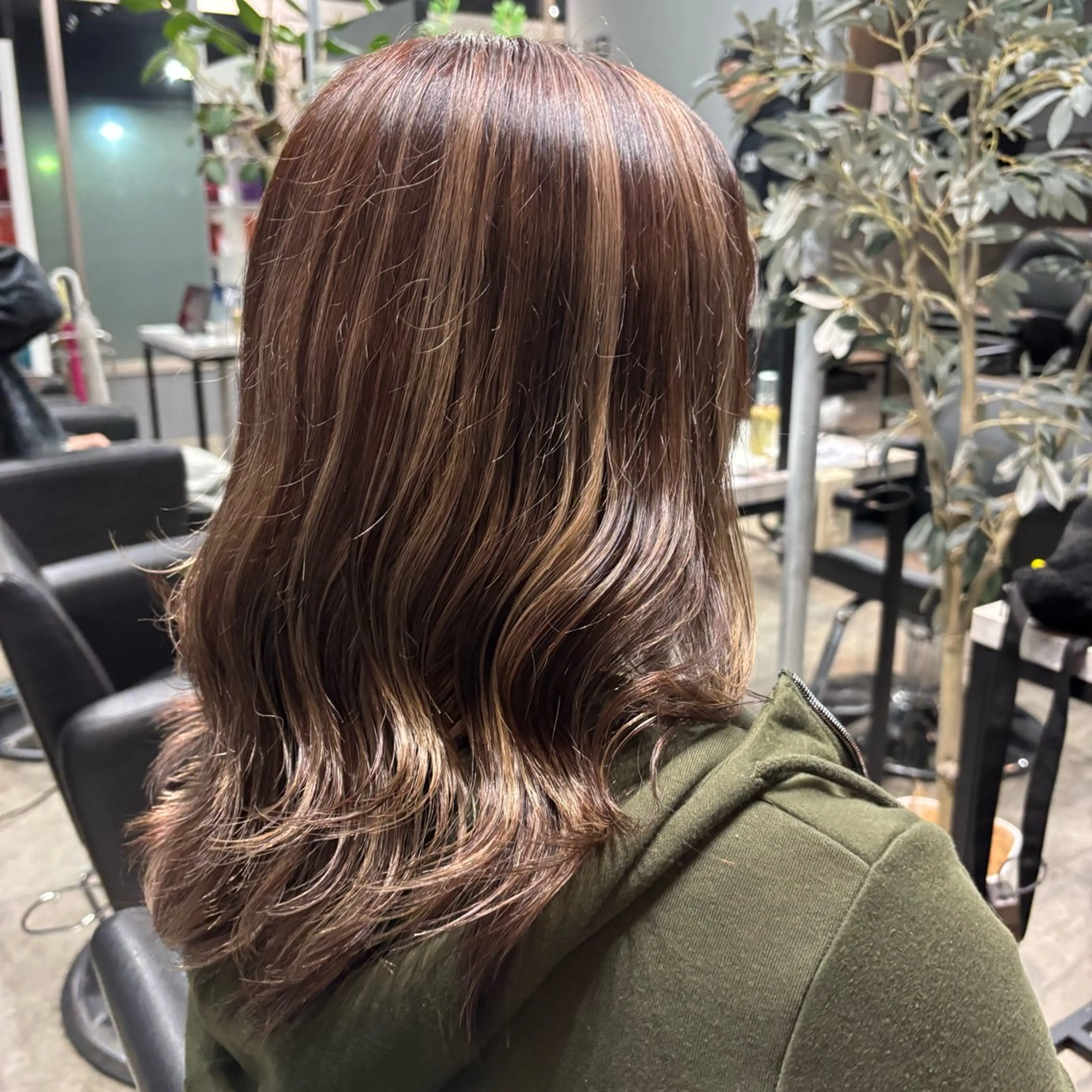 ミディアム カット ヘアカラー 🌙GLITTER 🌙菱沼孝将🌙のヘアスタイル